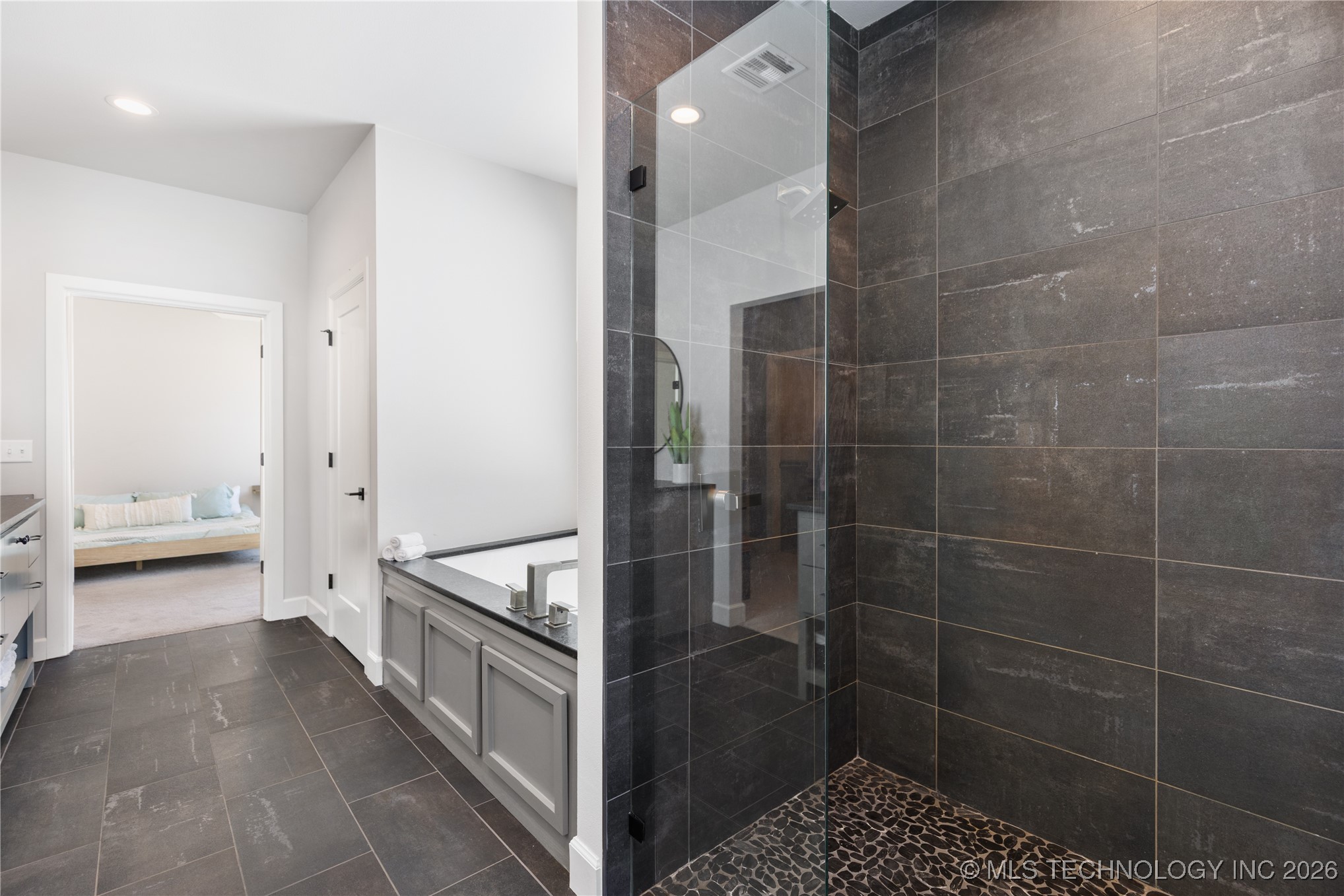 4240 S 289th East Avenue Property Photo 24