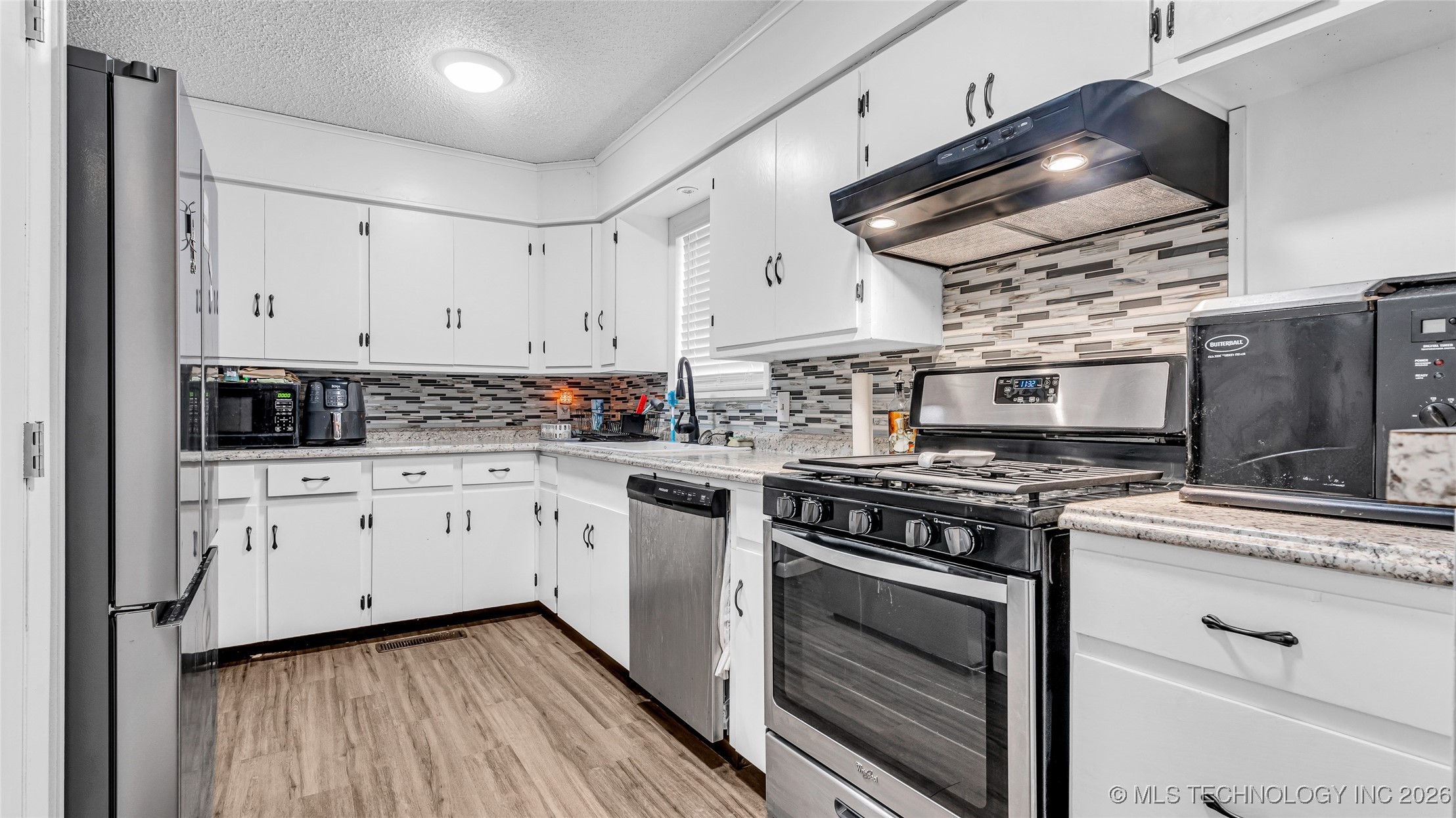 504 5th Nw Property Photo 2