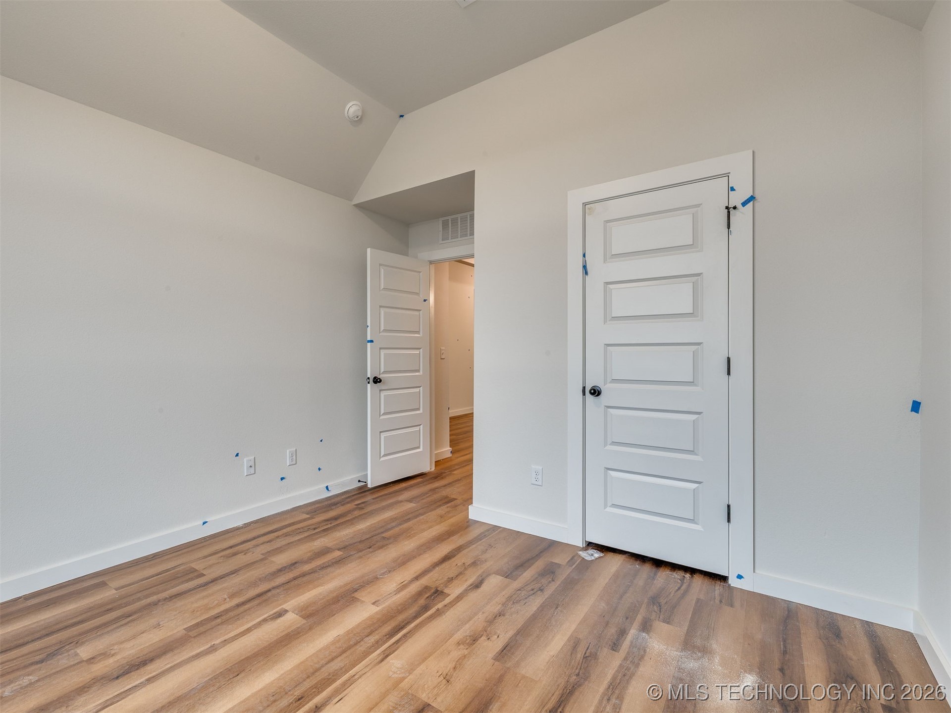 3143 E 147th Place Property Photo 8