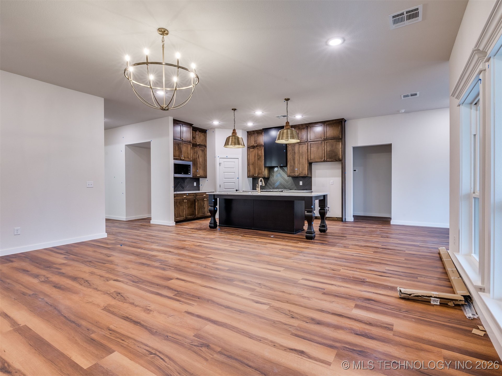 3143 E 147th Place Property Photo 10