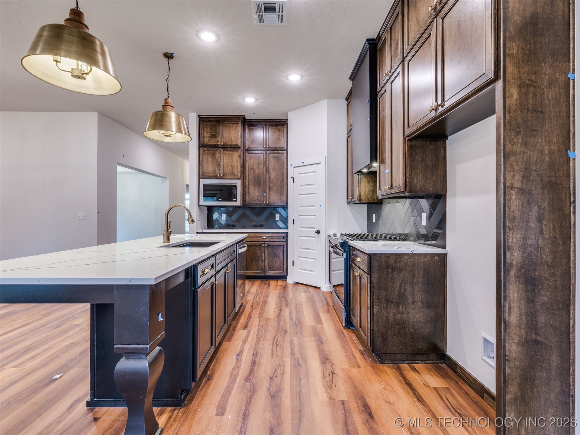 3143 E 147th Place Property Photo 13