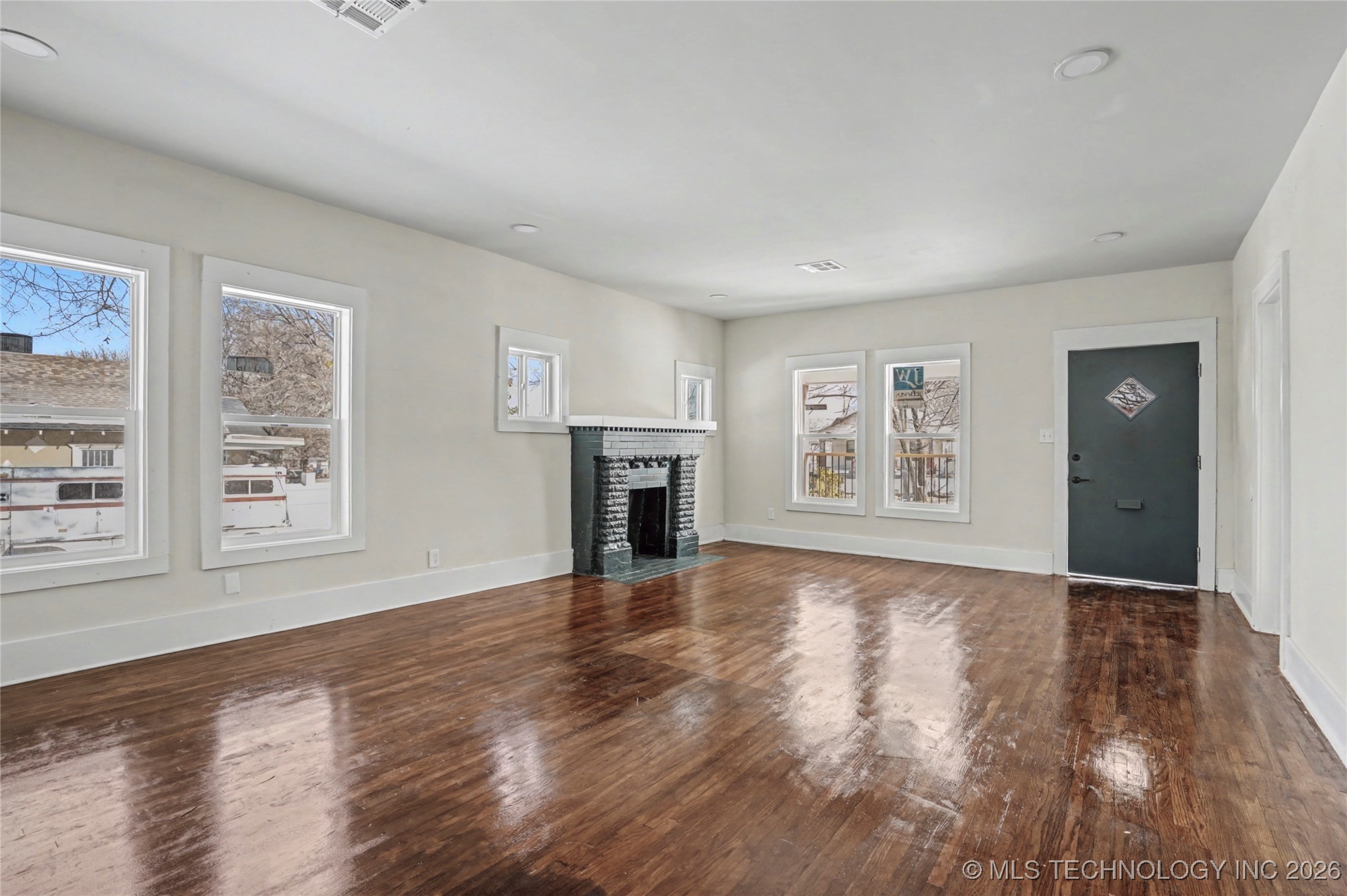 1340 N Boston Avenue Property Photo 8