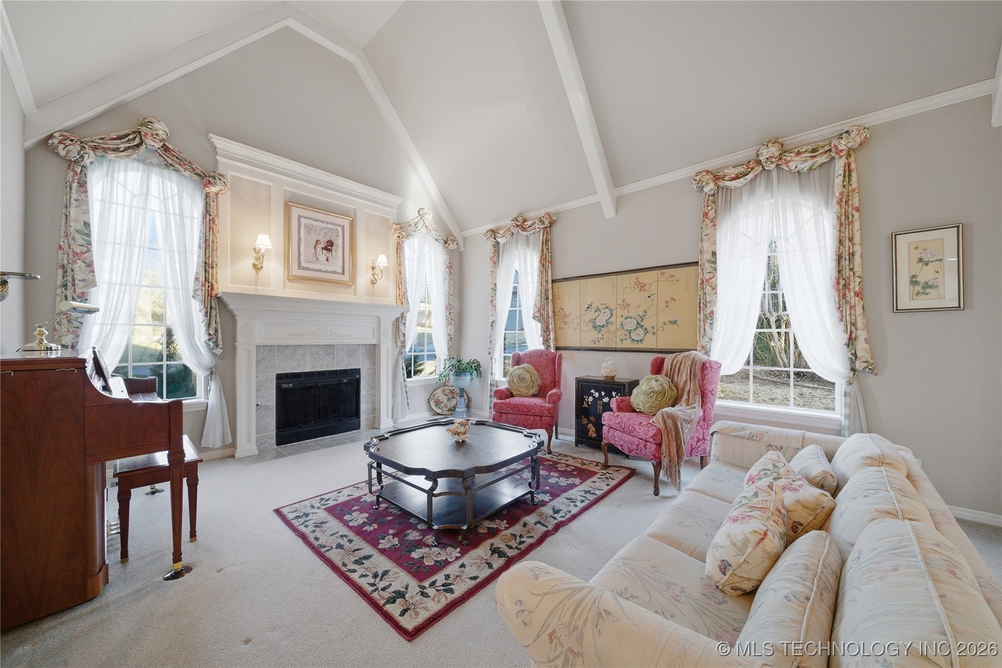 9021 S Maplewood Avenue Property Photo 2