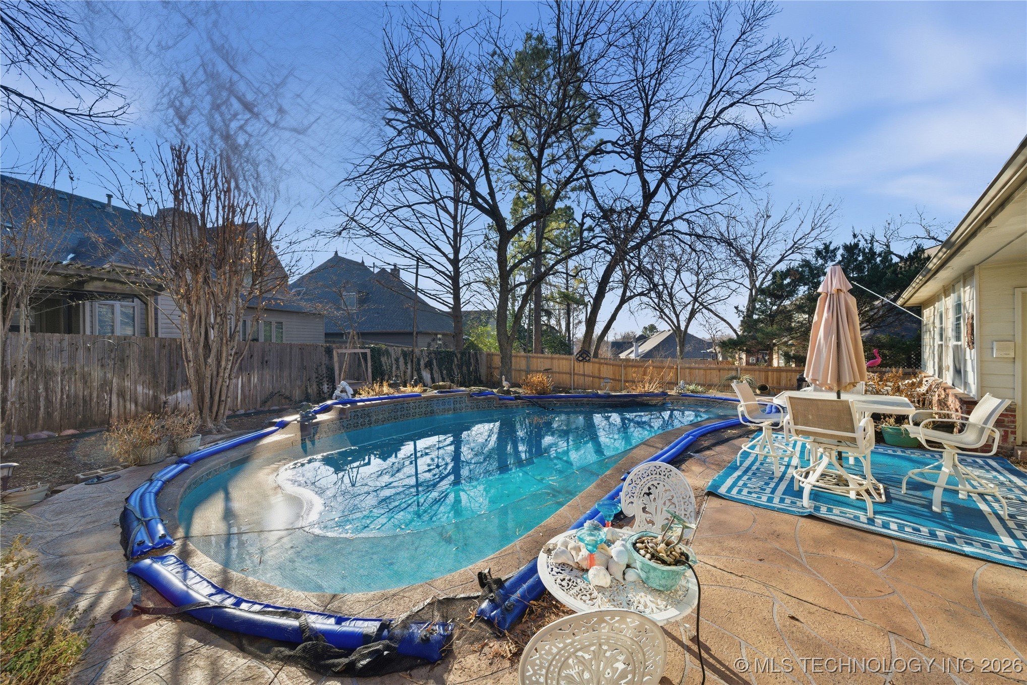 9021 S Maplewood Avenue Property Photo 7