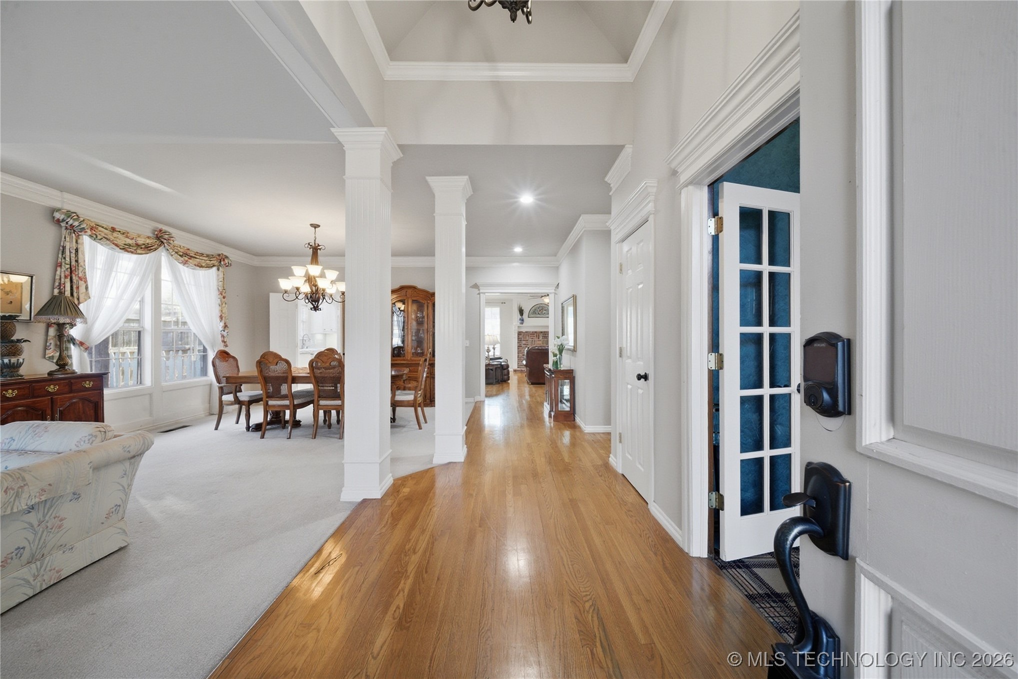 9021 S Maplewood Avenue Property Photo 9