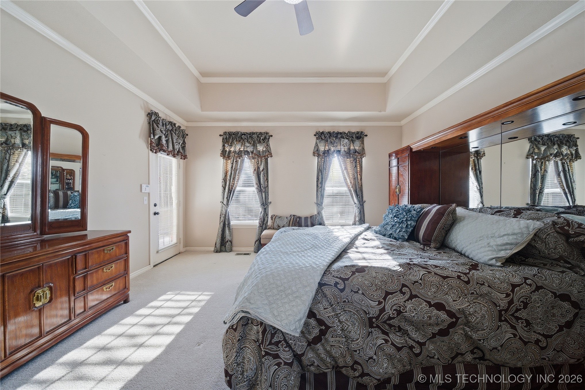 9021 S Maplewood Avenue Property Photo 19