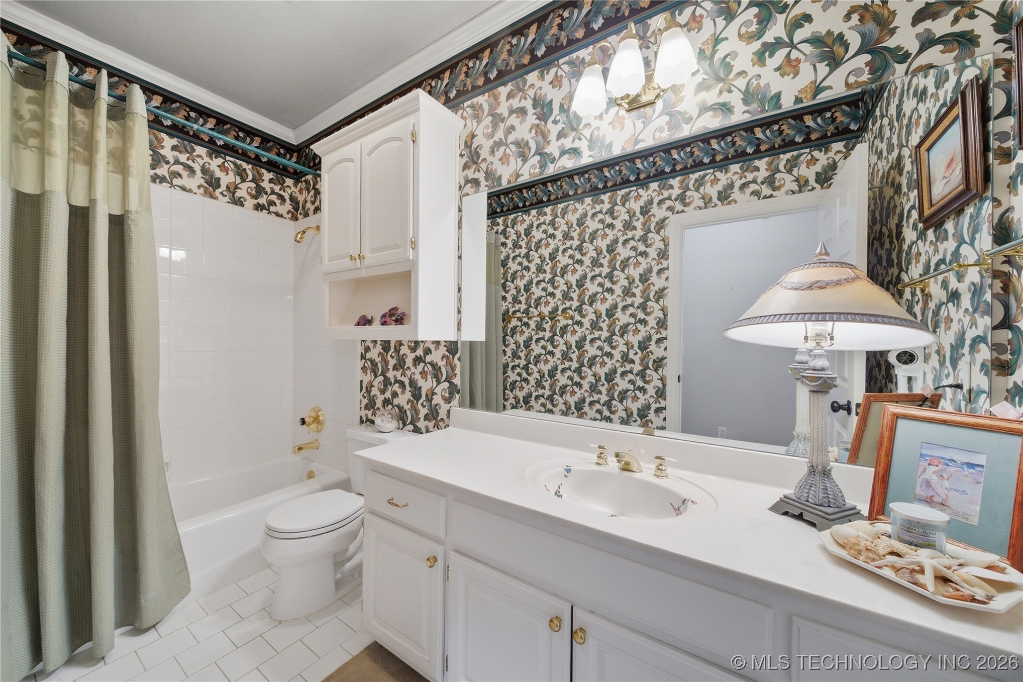 9021 S Maplewood Avenue Property Photo 25