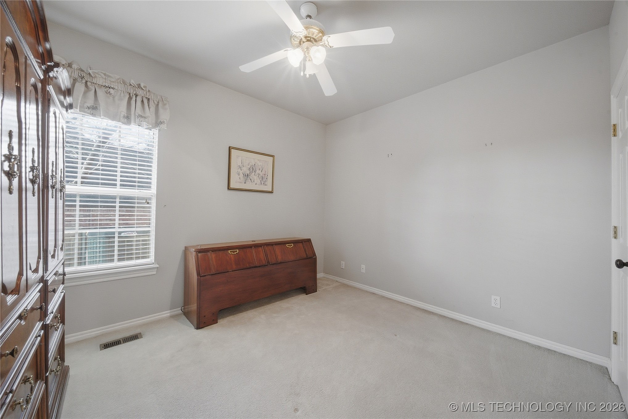 9021 S Maplewood Avenue Property Photo 26