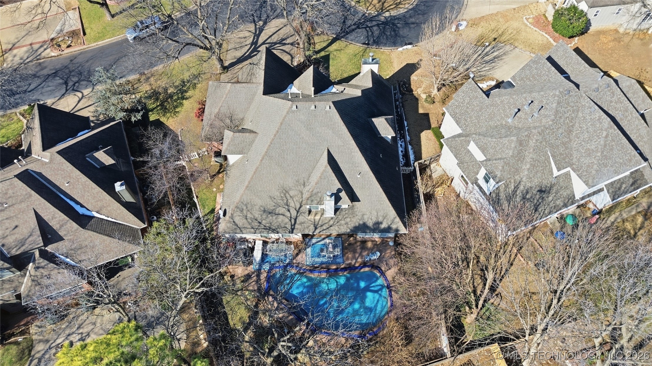 9021 S Maplewood Avenue Property Photo 39