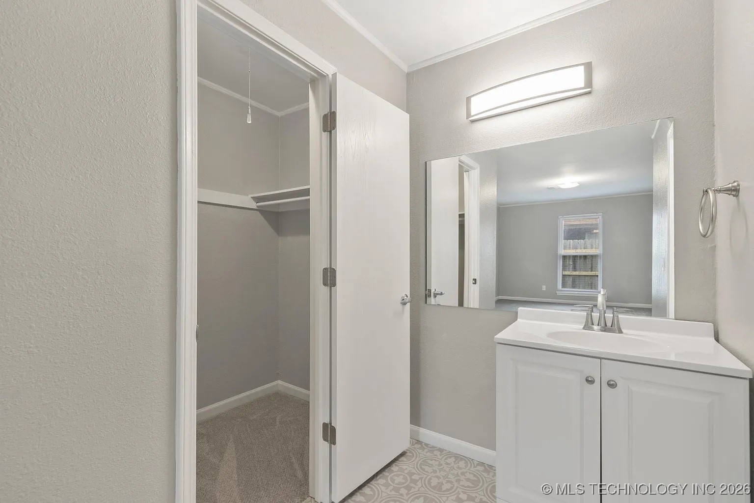 11056 E 14th Court Property Photo 14