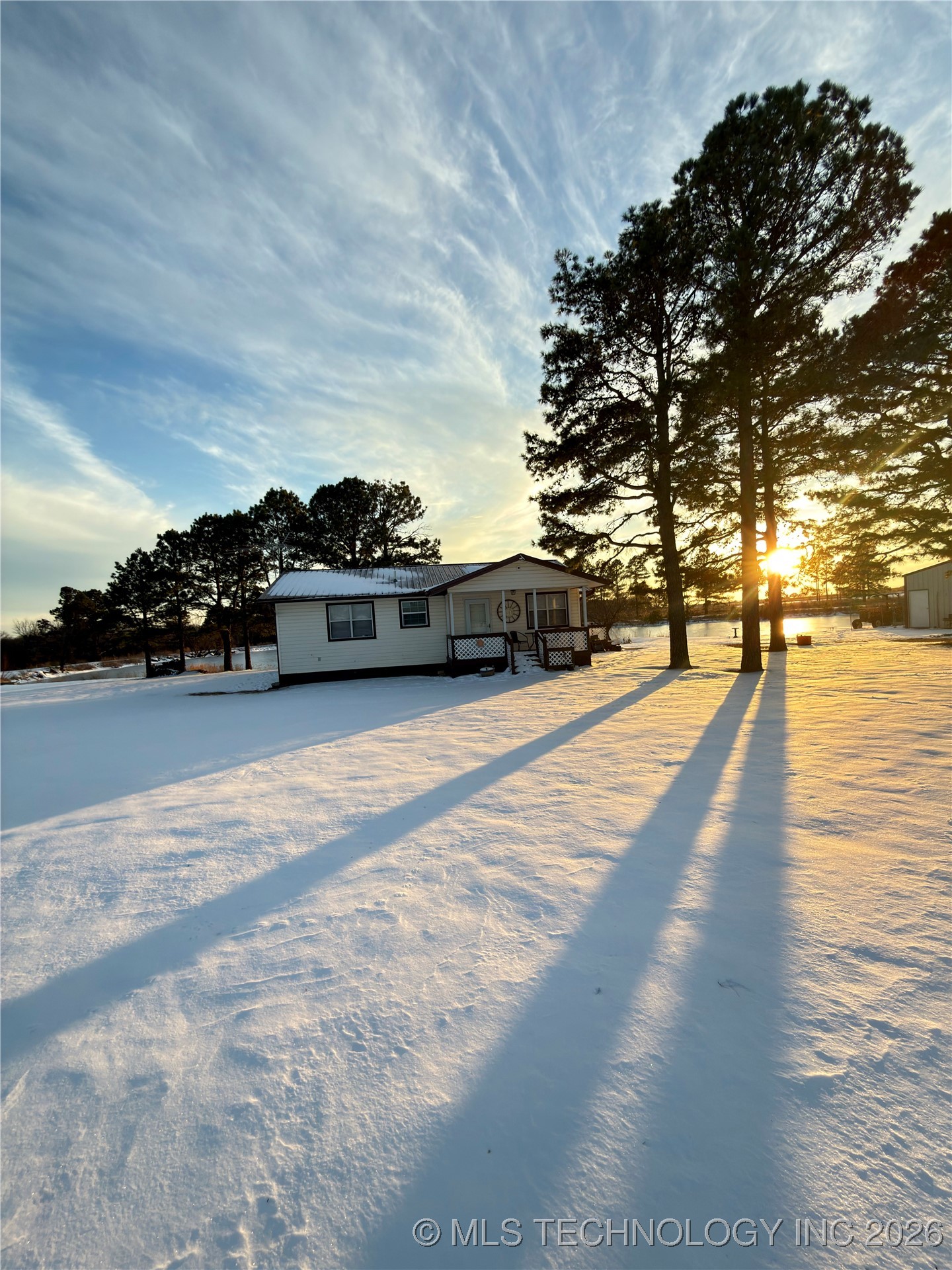 384105 E 1040 Property Photo 2