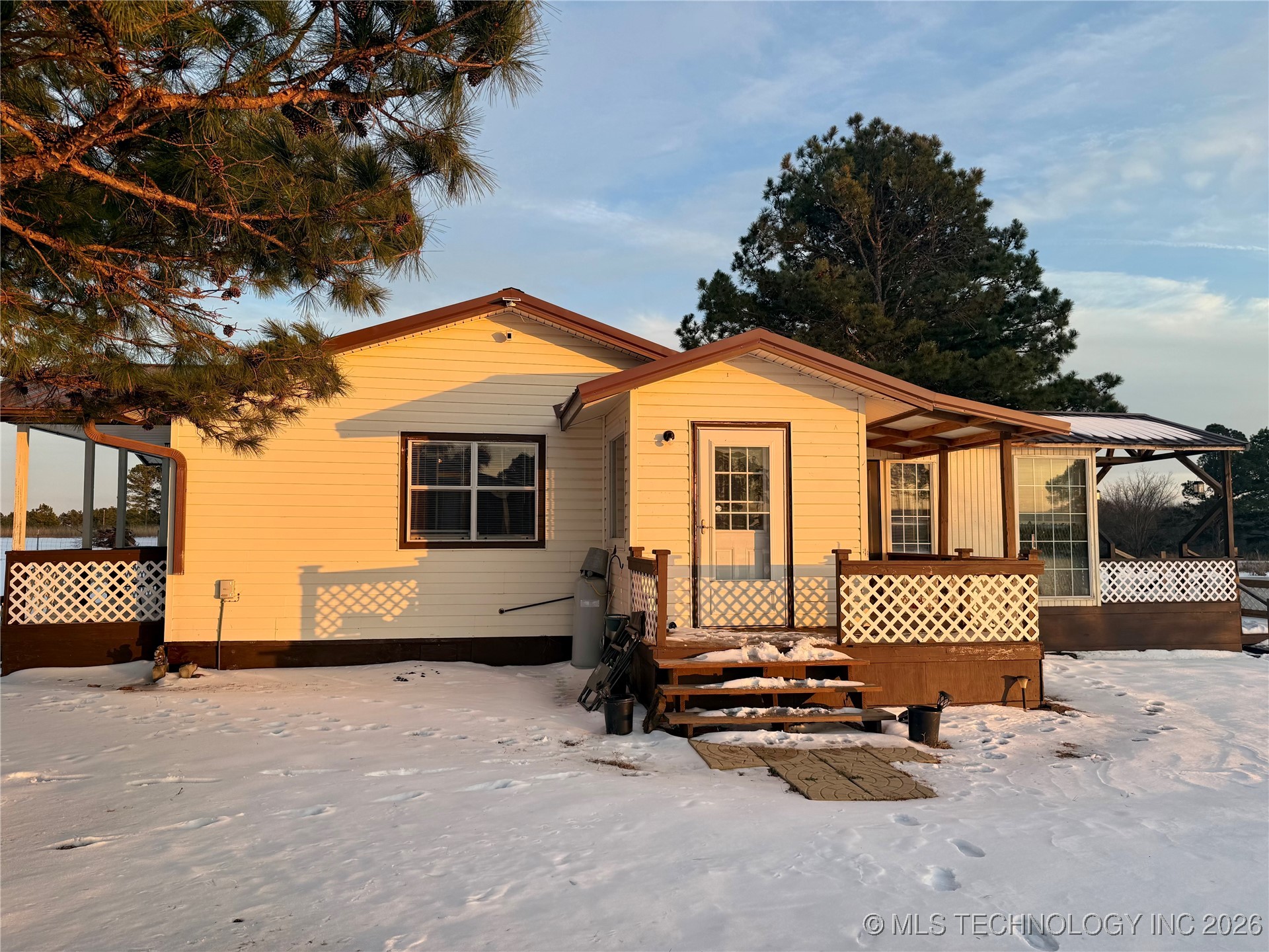 384105 E 1040 Property Photo 3