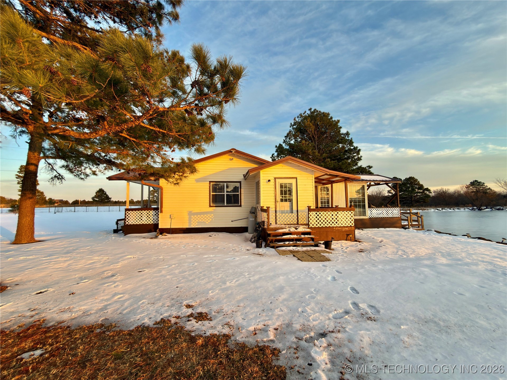 384105 E 1040 Property Photo 4