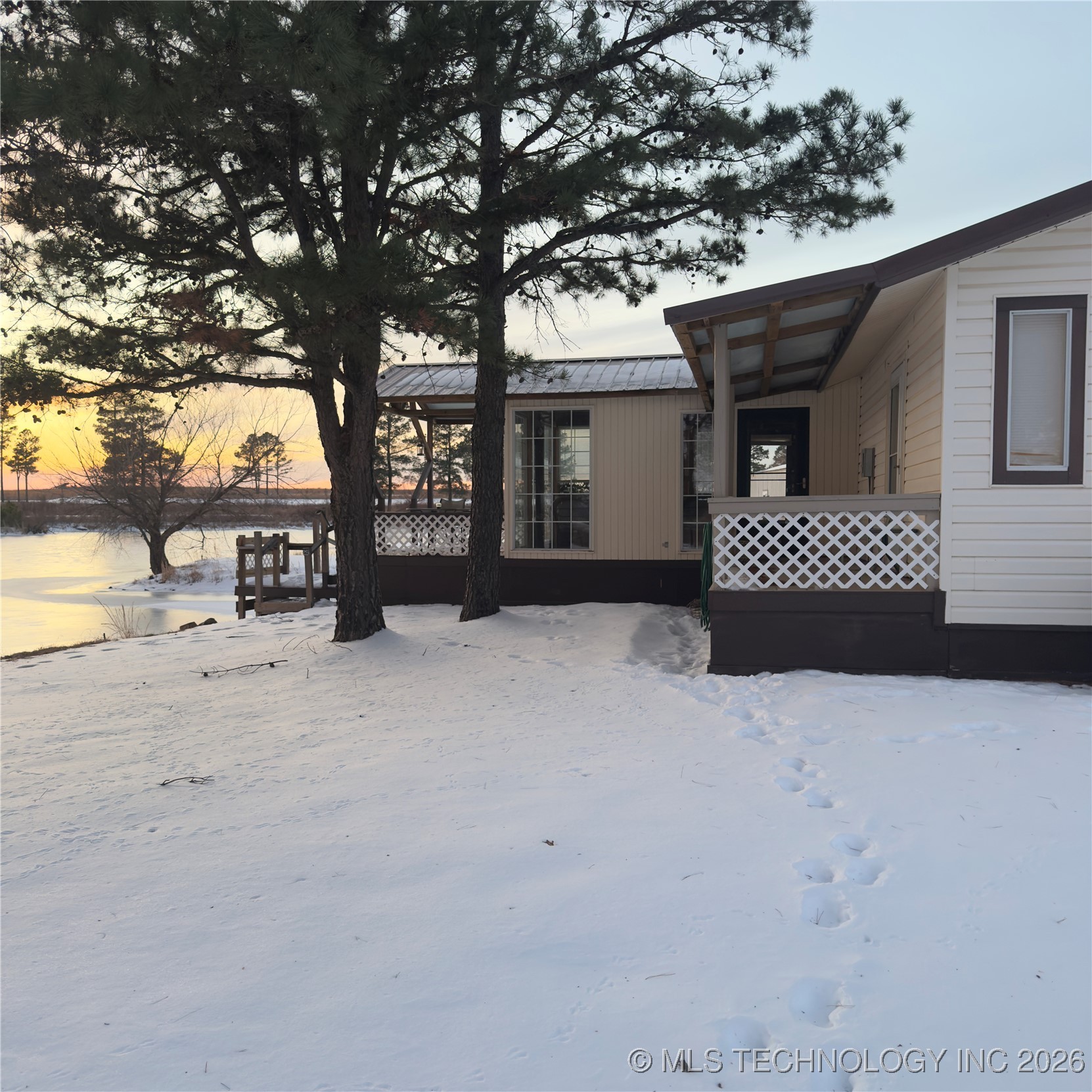 384105 E 1040 Property Photo 7