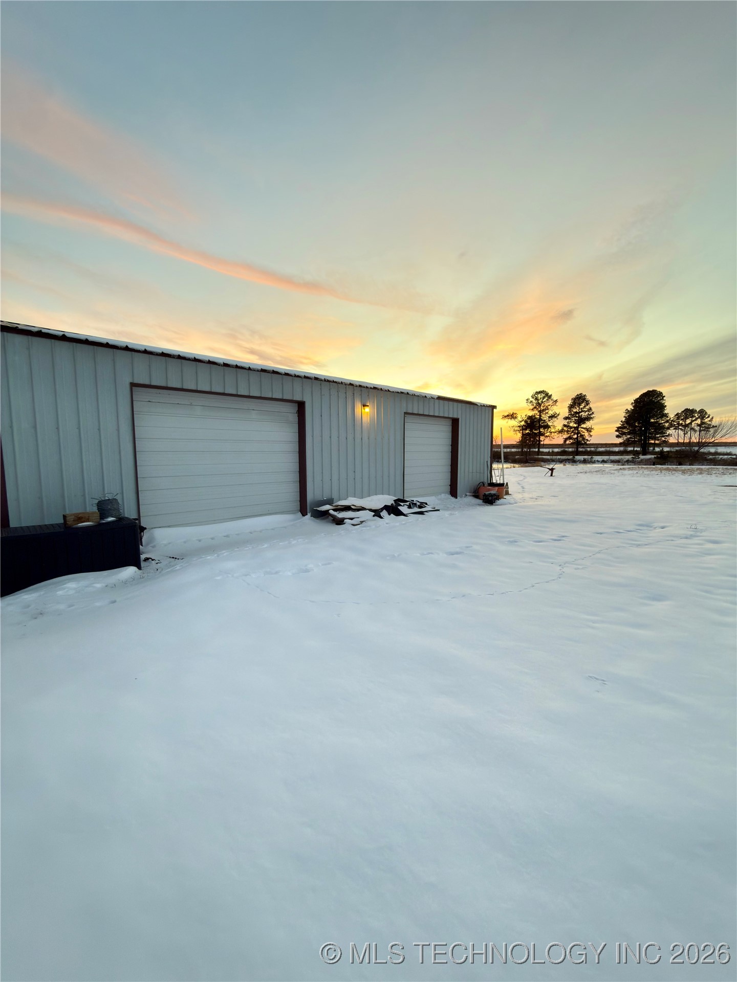 384105 E 1040 Property Photo 11