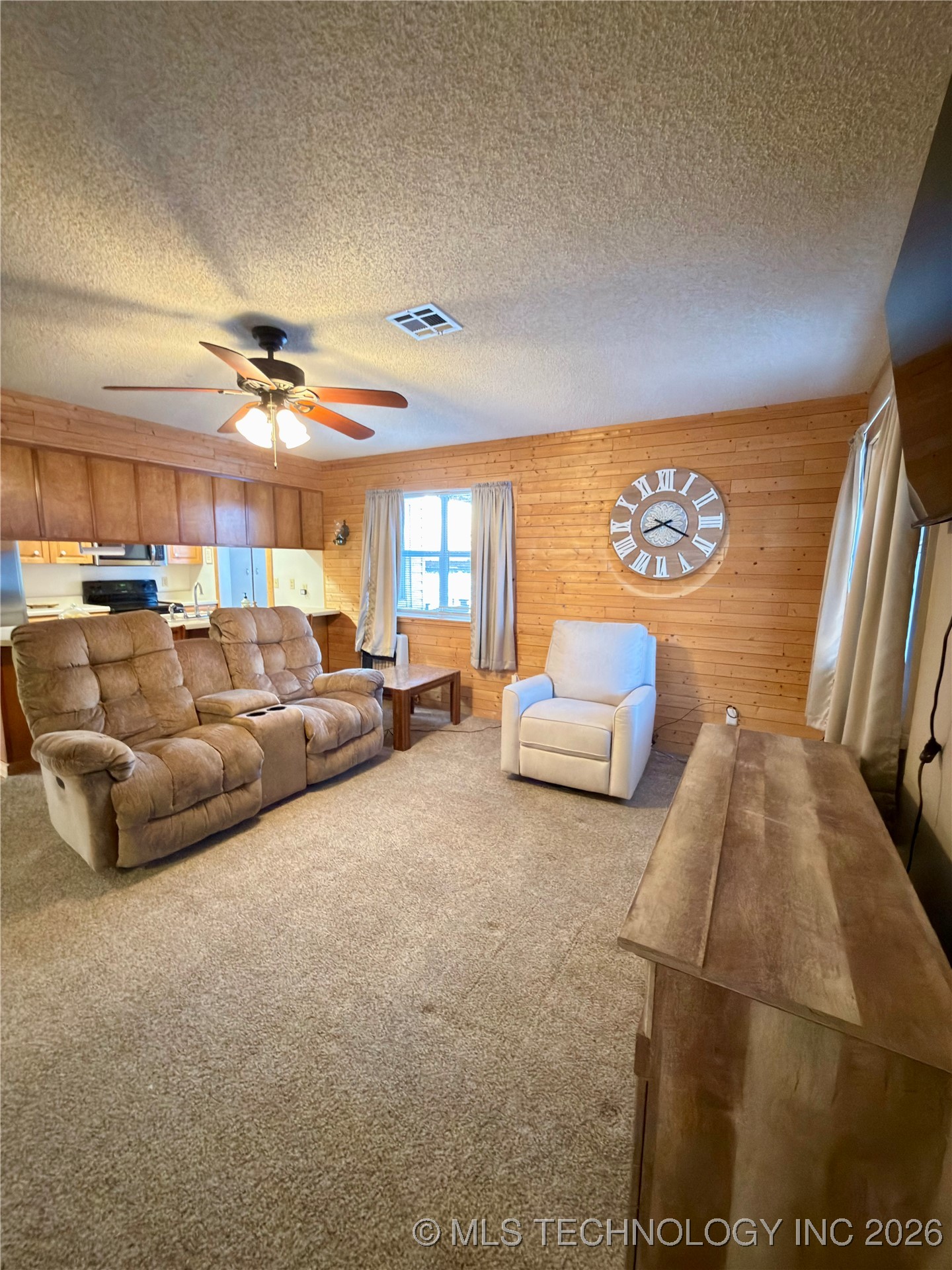 384105 E 1040 Property Photo 13