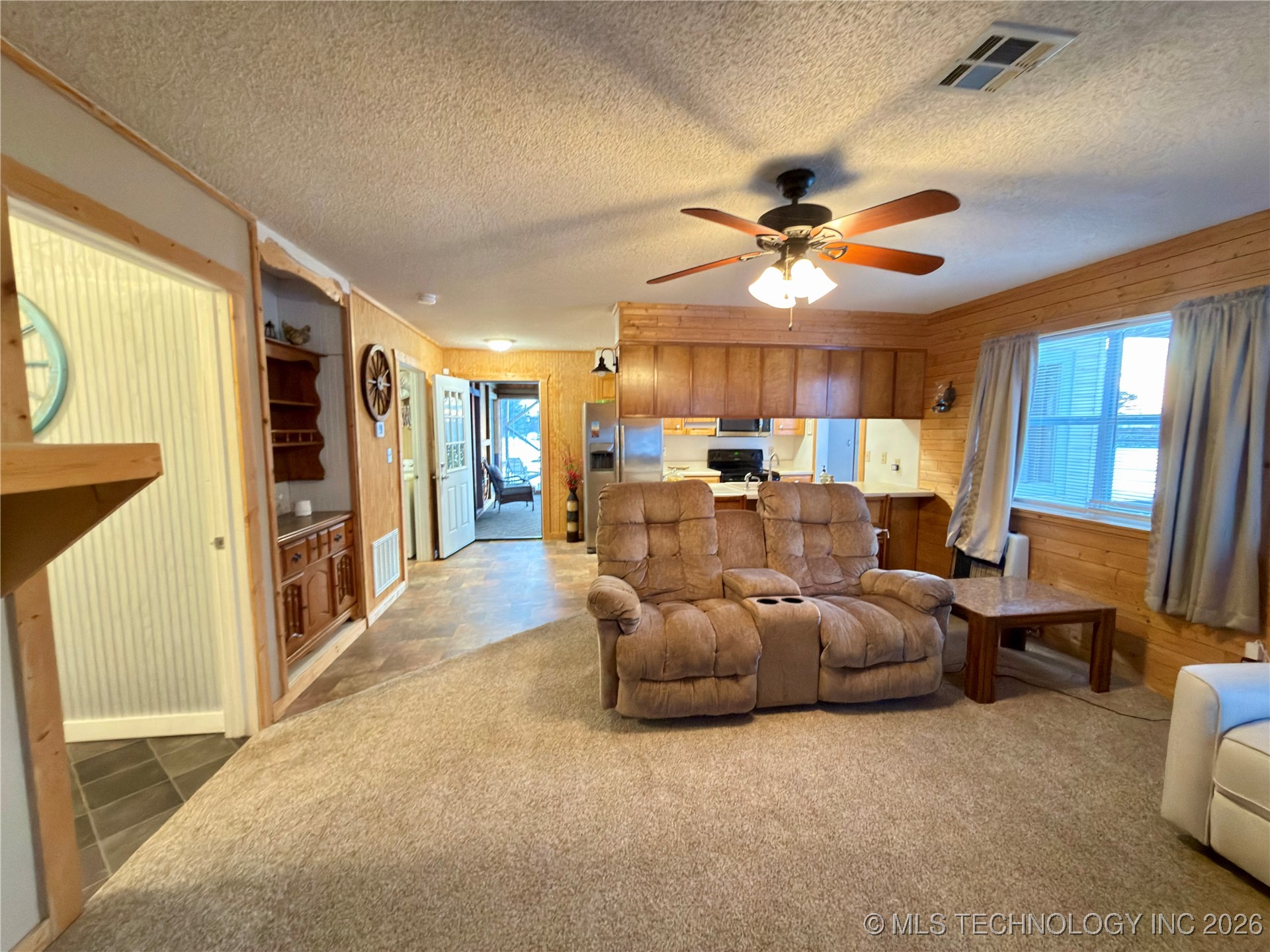 384105 E 1040 Property Photo 14