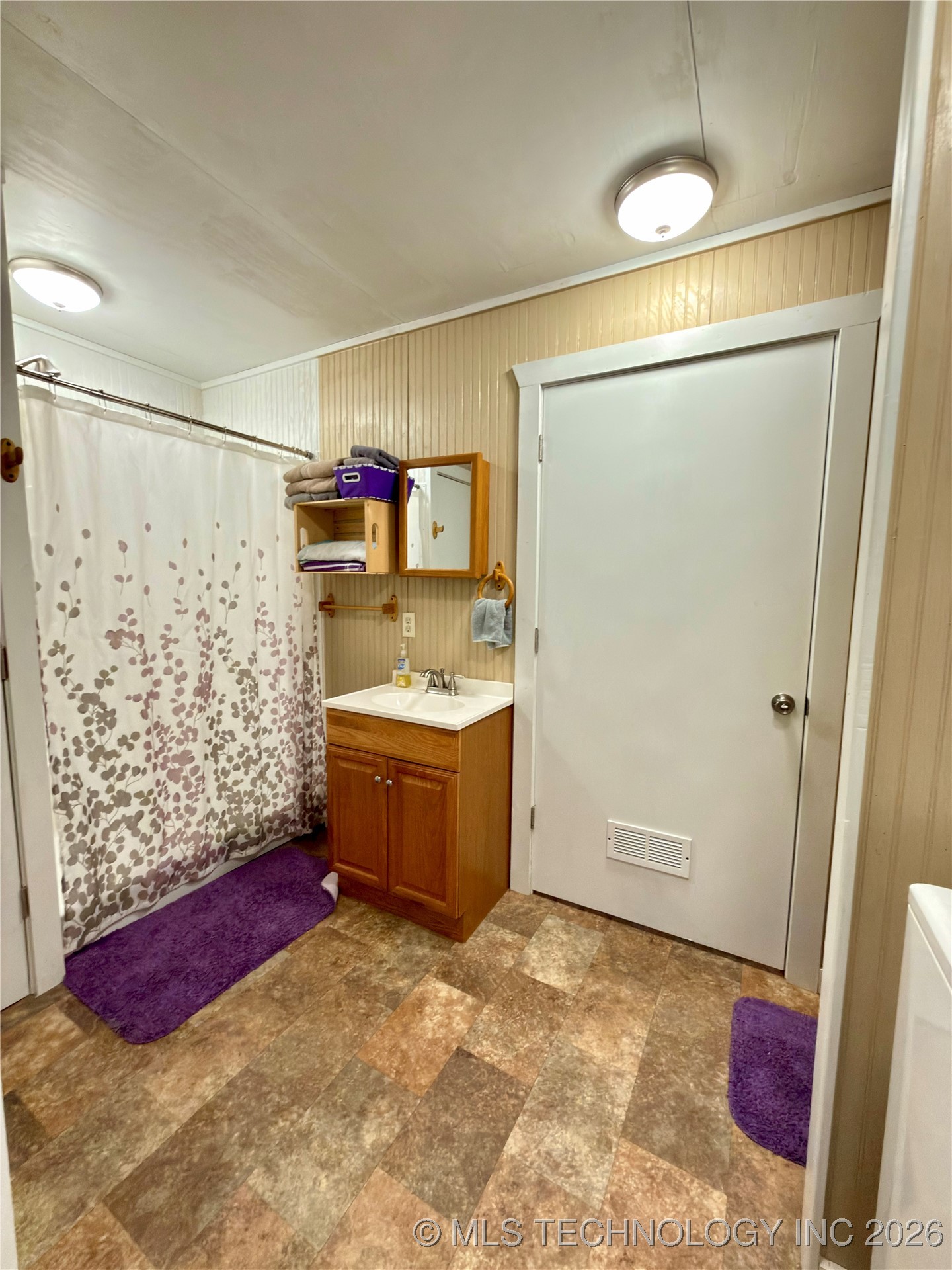 384105 E 1040 Property Photo 20