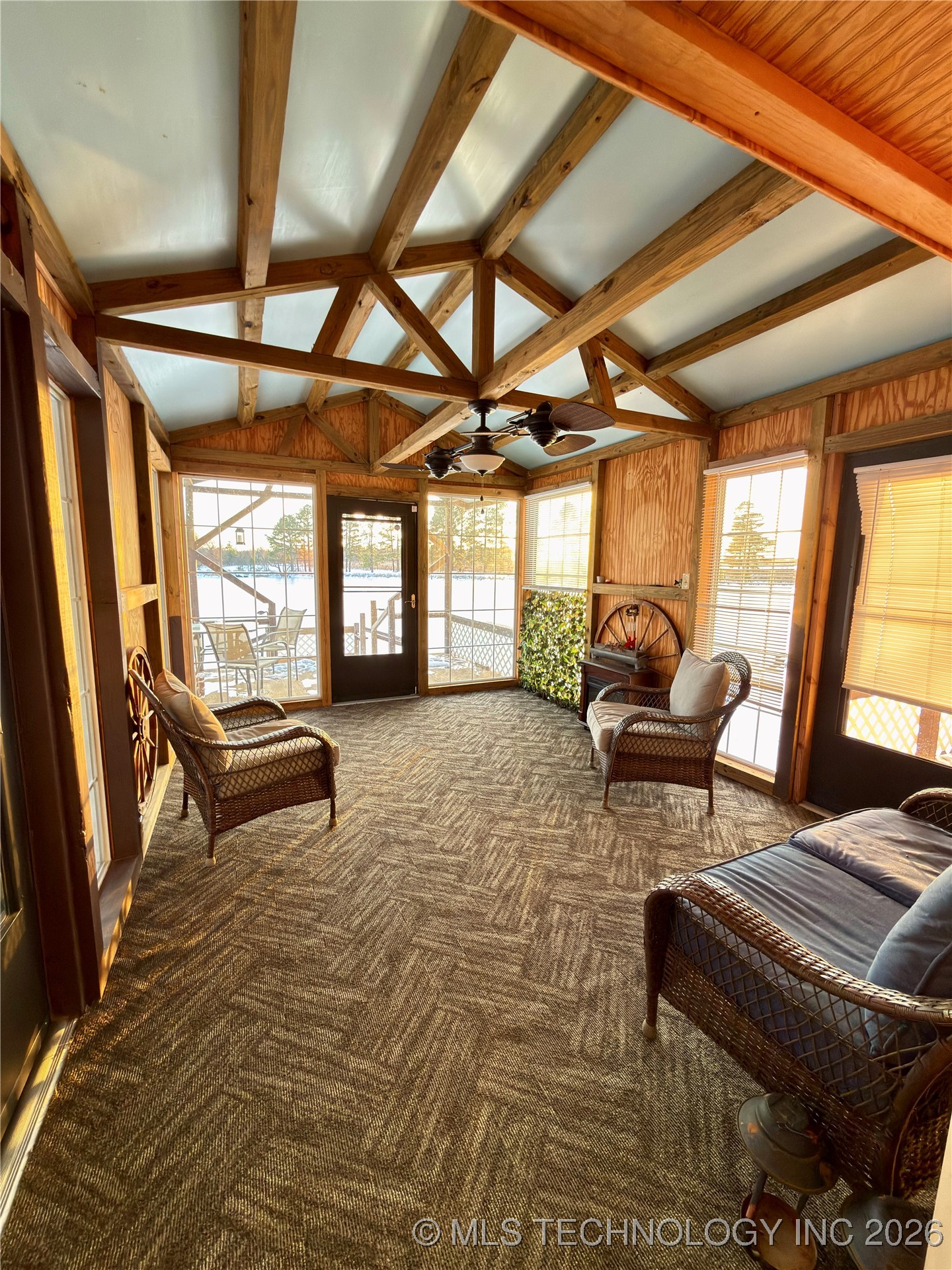 384105 E 1040 Property Photo 21