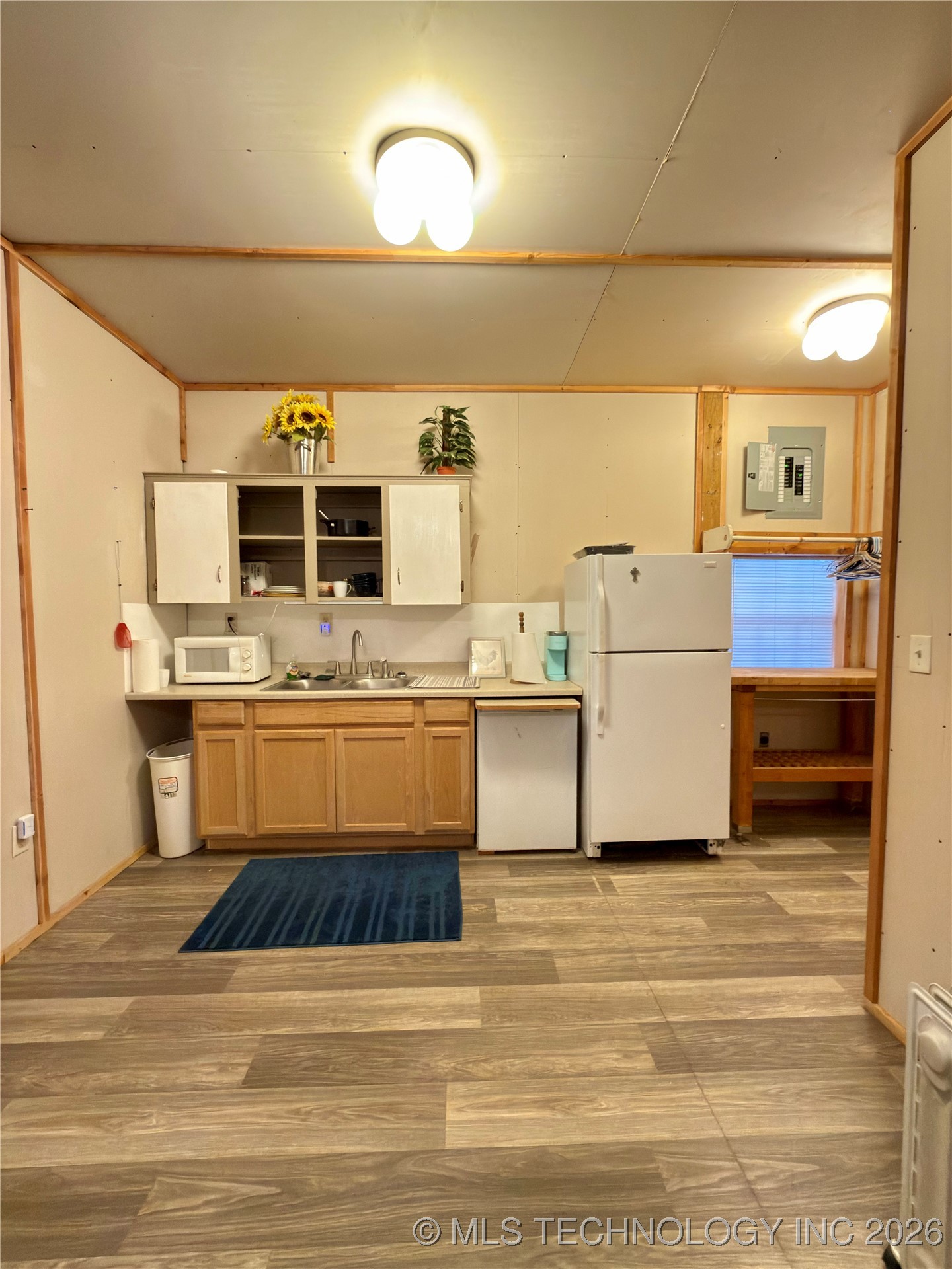 384105 E 1040 Property Photo 25