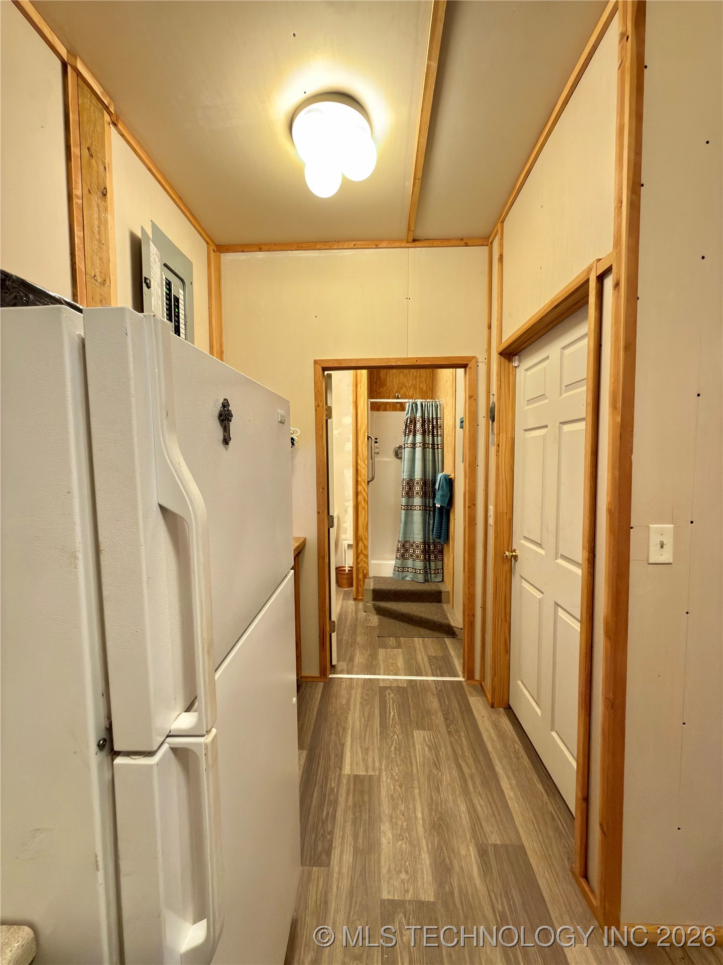 384105 E 1040 Property Photo 26