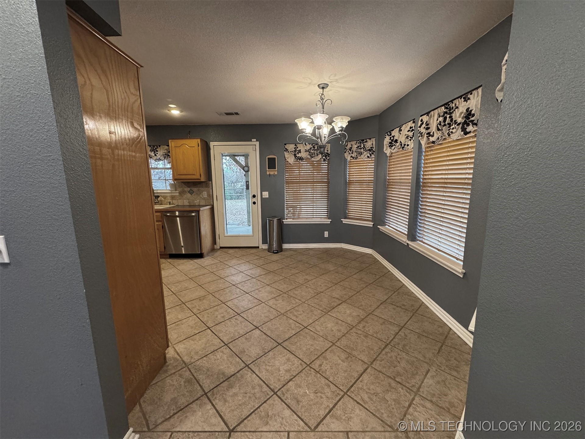 5908 W 43rd Street Property Photo 5