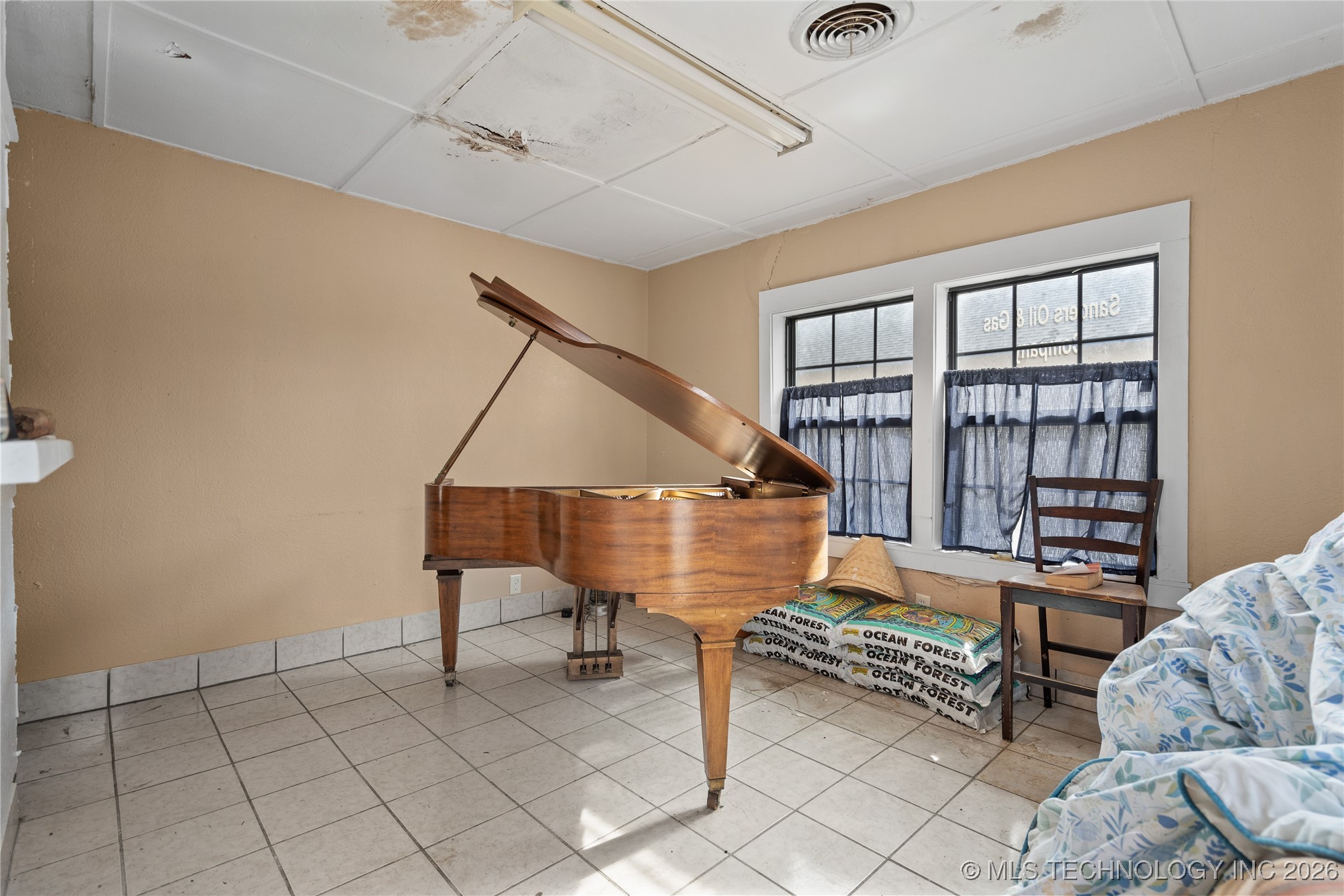 101 S 4th Property Photo 2