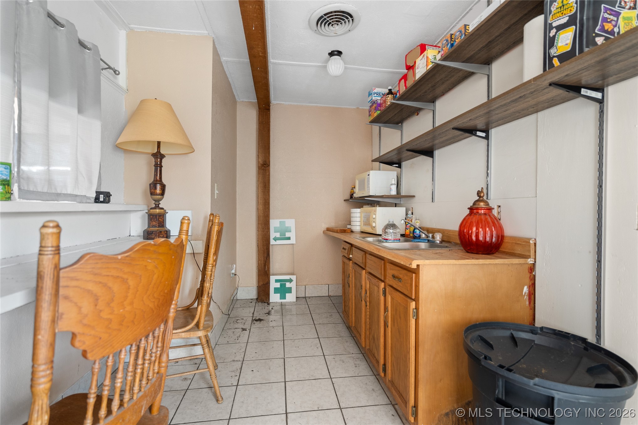 101 S 4th Property Photo 5