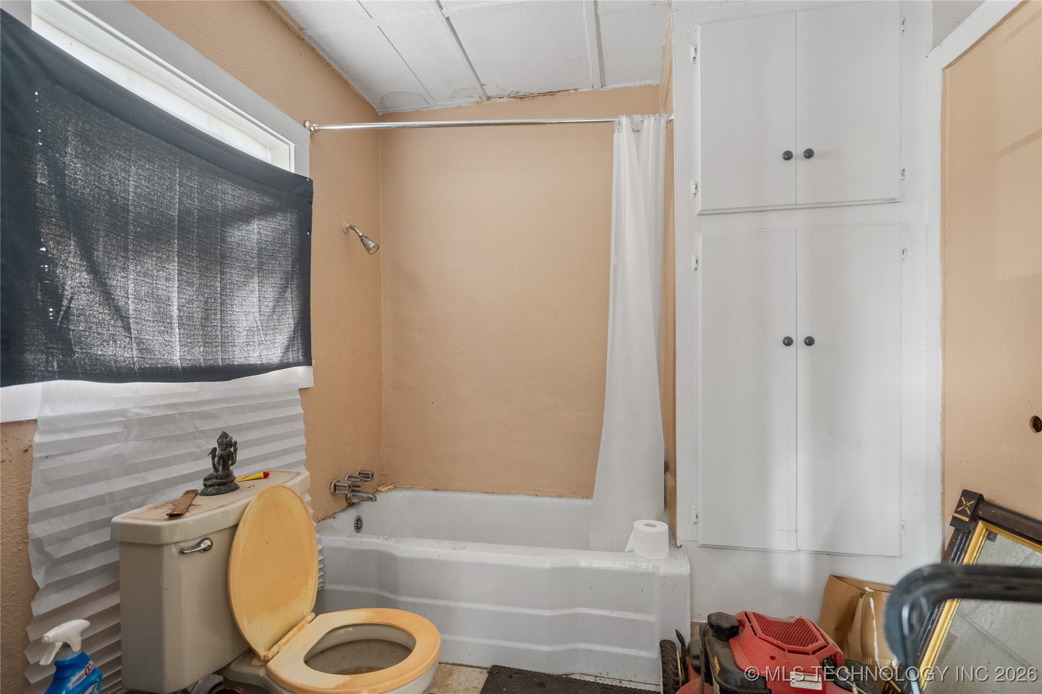 101 S 4th Property Photo 12