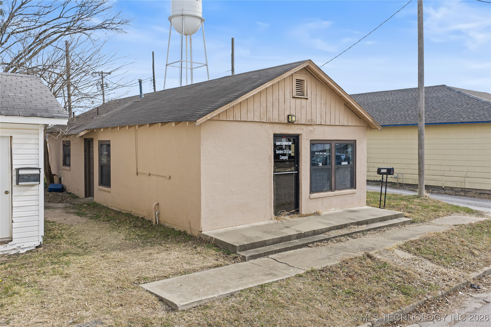 101 S 4th Property Photo 13