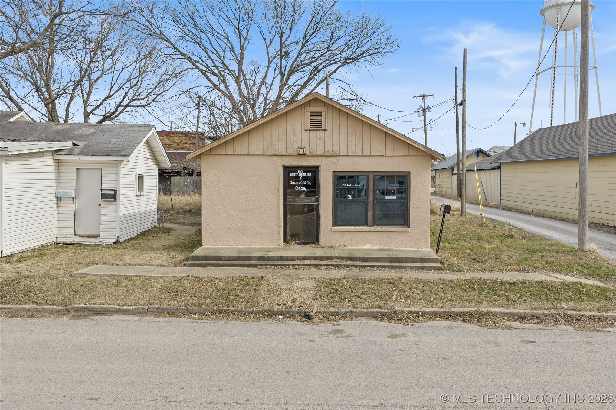 101 S 4th Property Photo 14