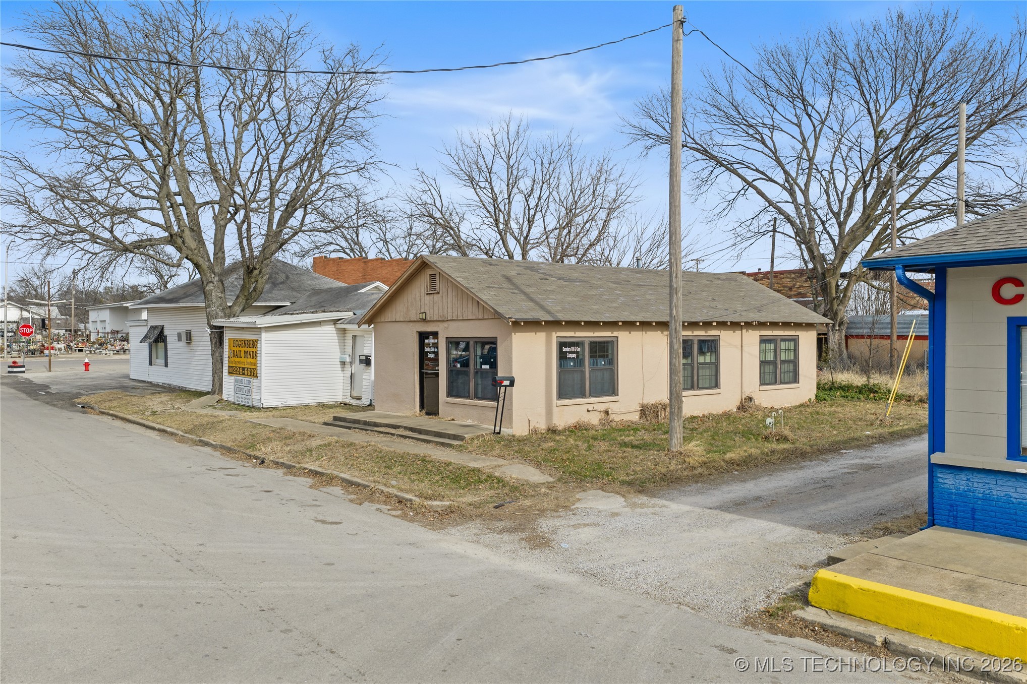 101 S 4th Property Photo 15