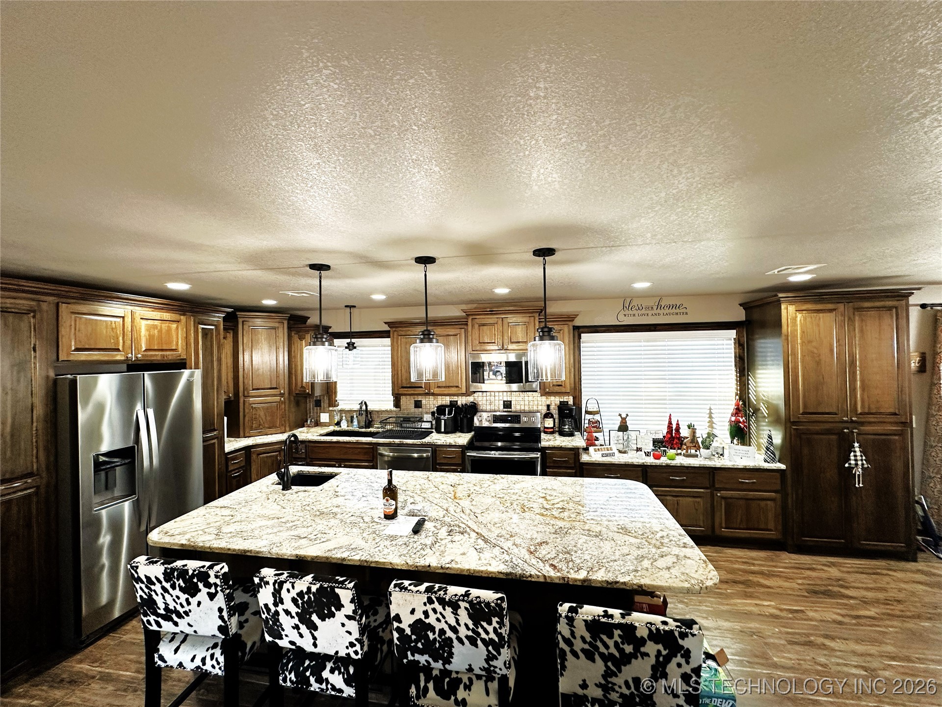 422985 E 1080 Property Photo 7