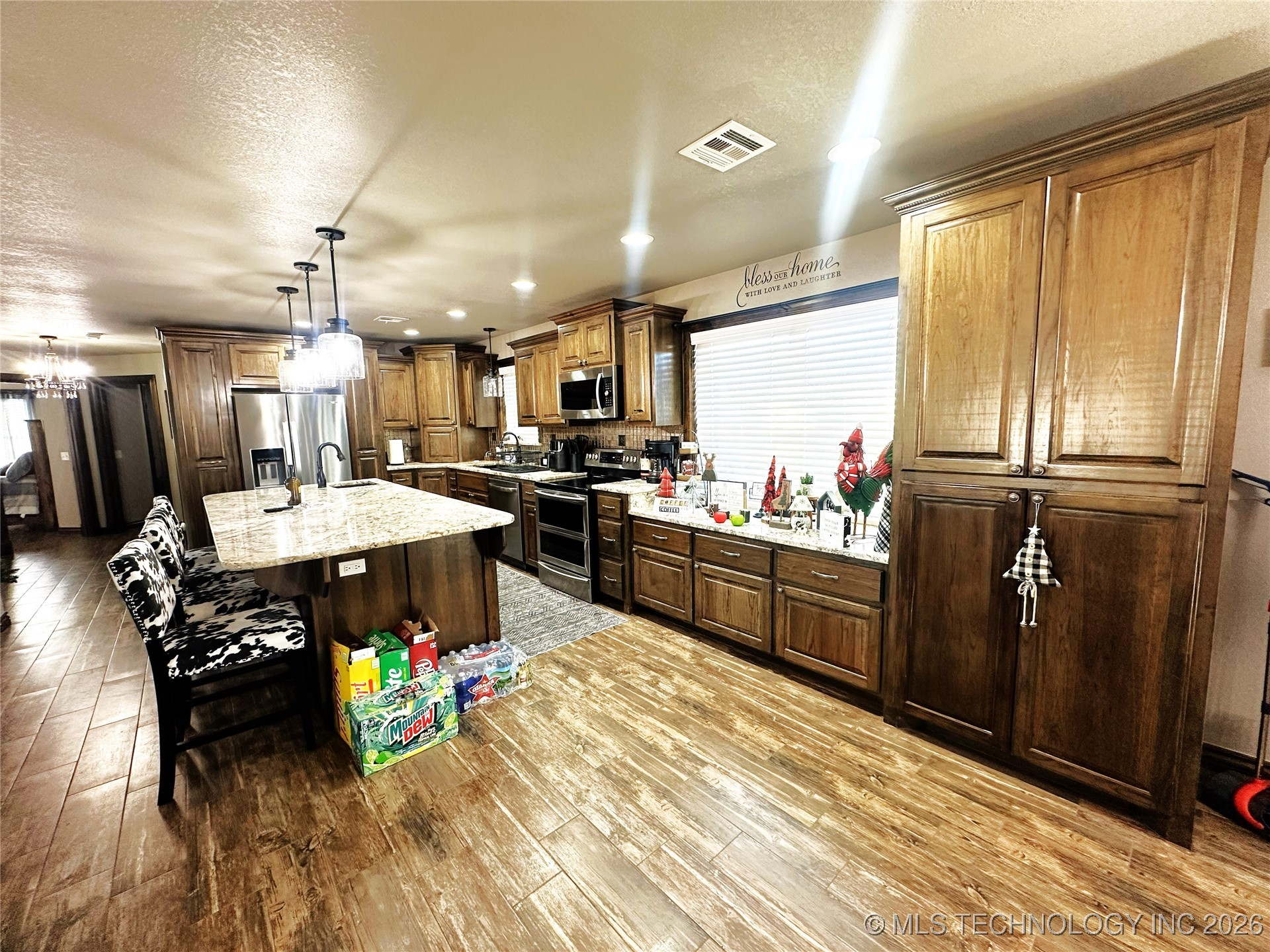 422985 E 1080 Property Photo 9