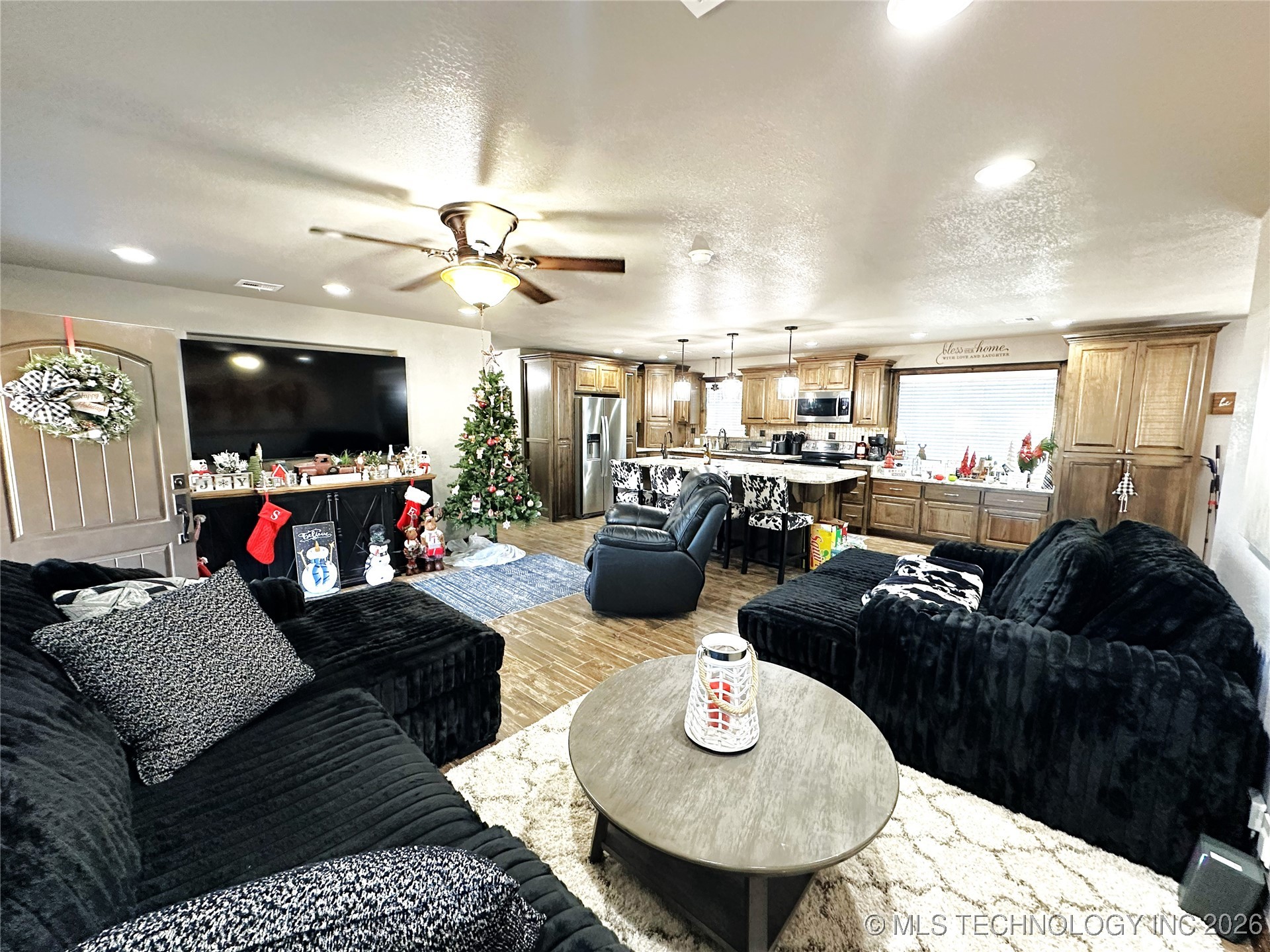 422985 E 1080 Property Photo 14