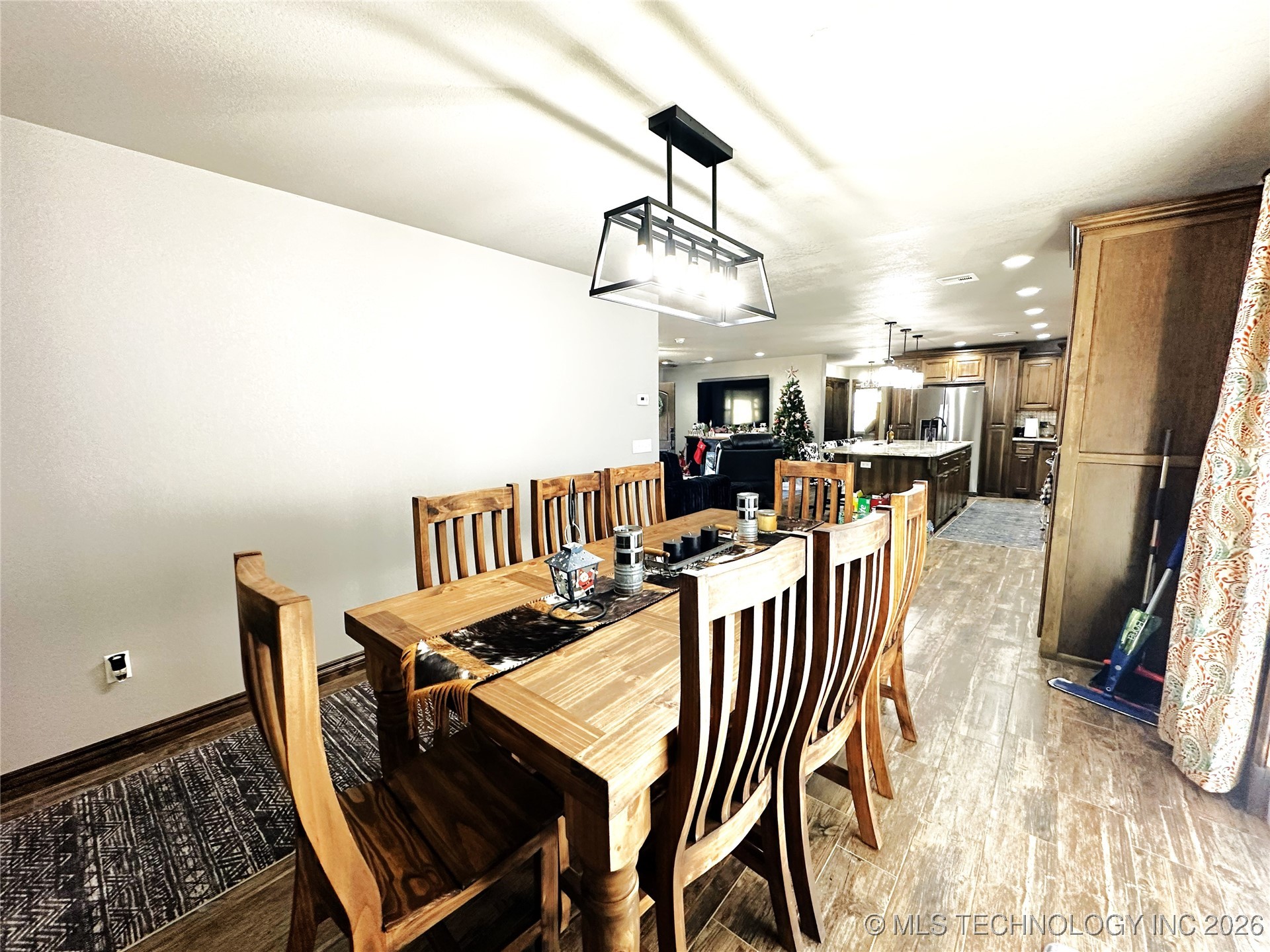422985 E 1080 Property Photo 16