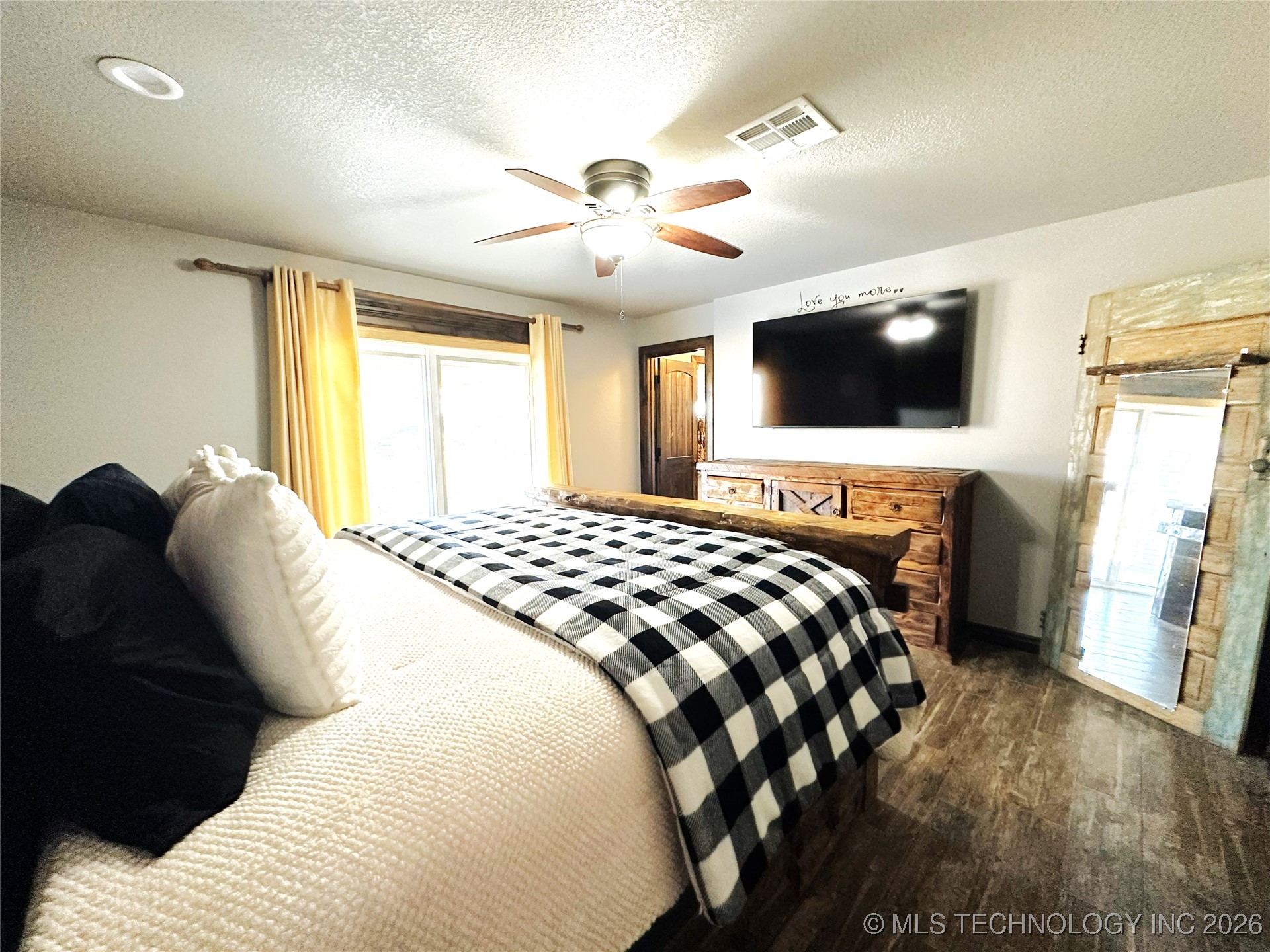 422985 E 1080 Property Photo 18