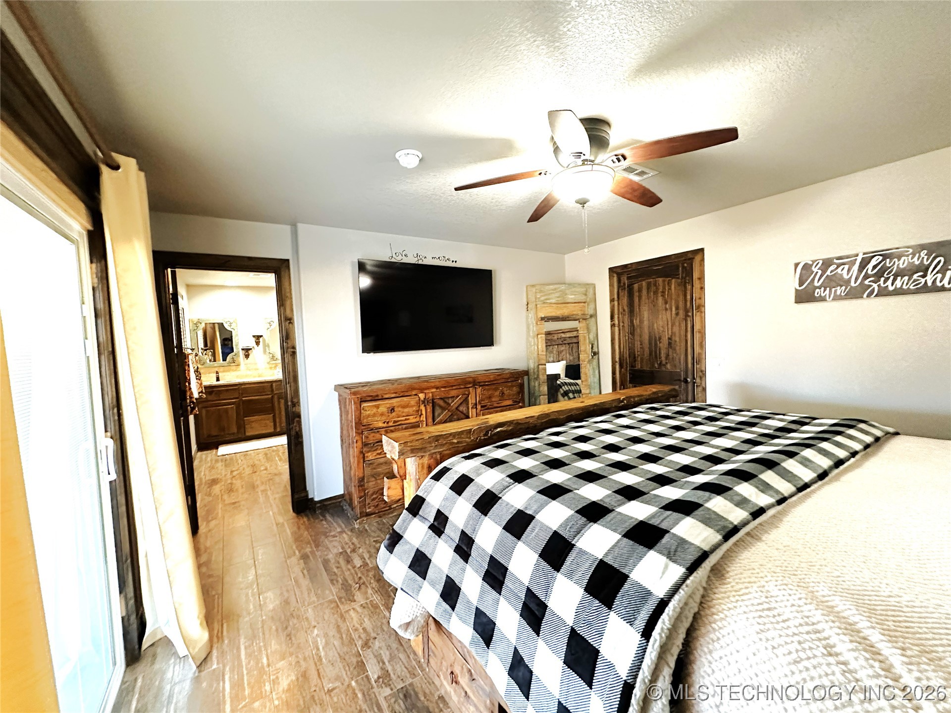 422985 E 1080 Property Photo 19