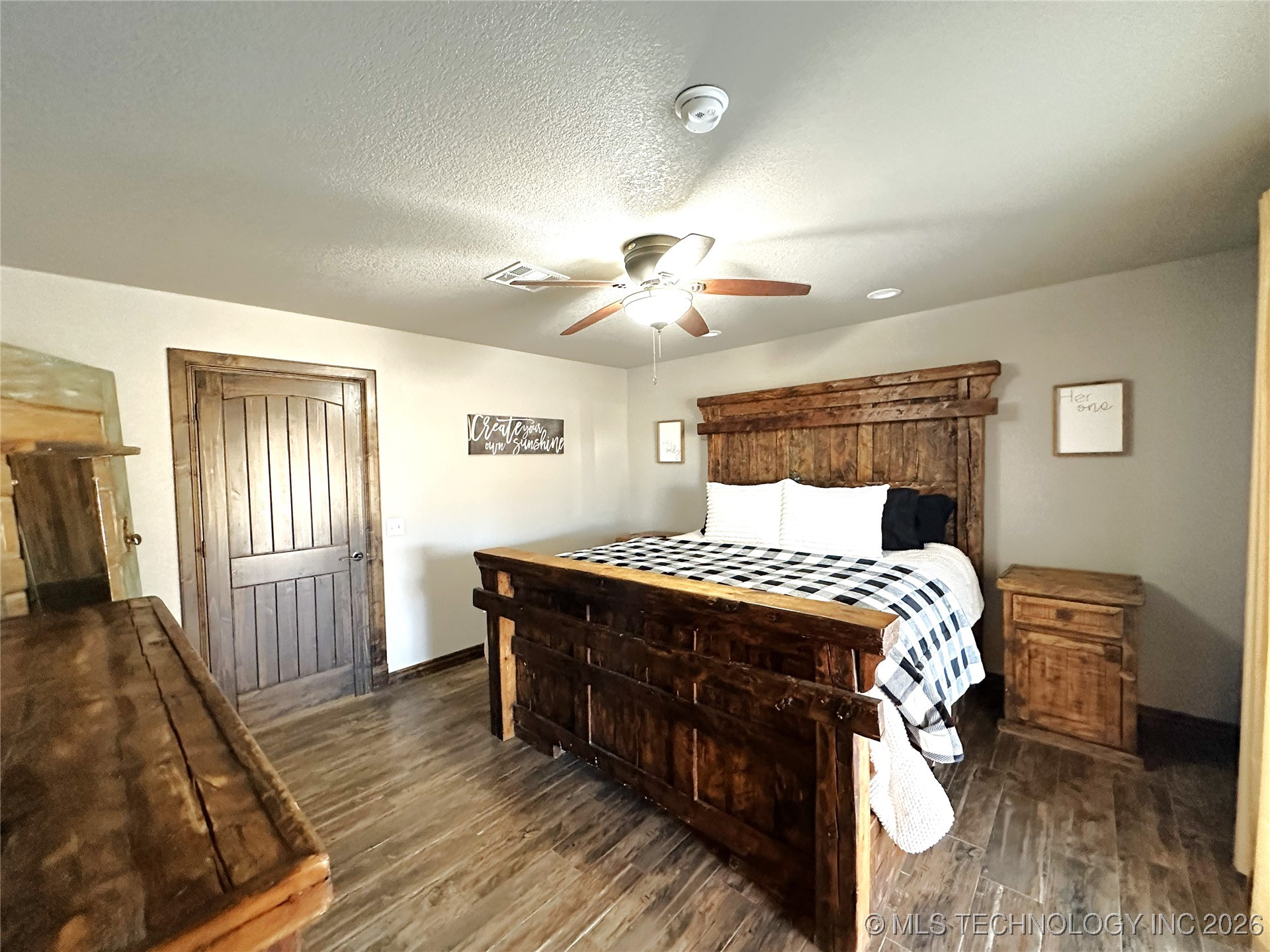 422985 E 1080 Property Photo 20