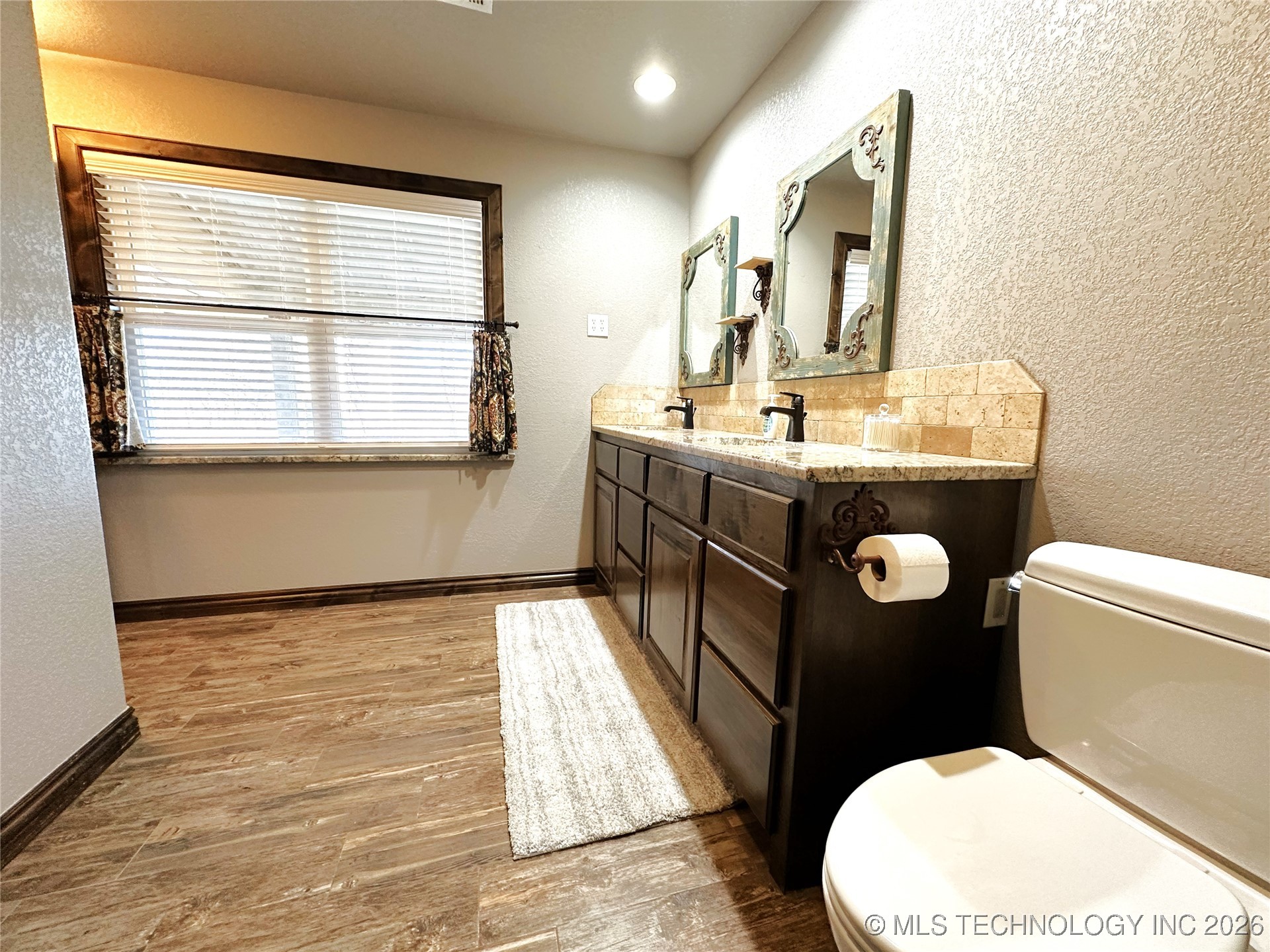 422985 E 1080 Property Photo 23