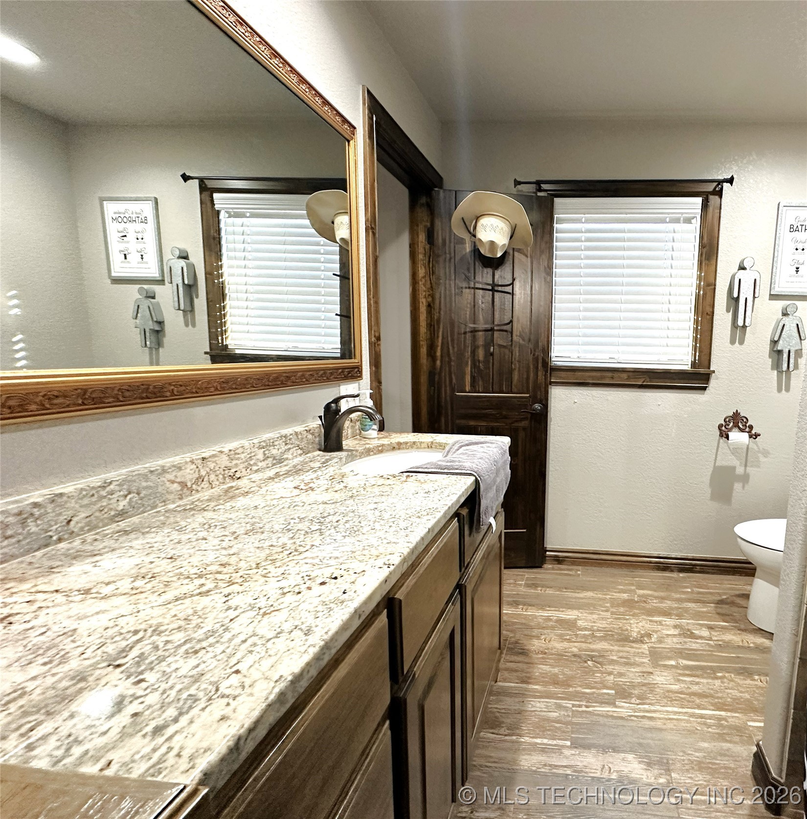 422985 E 1080 Property Photo 28