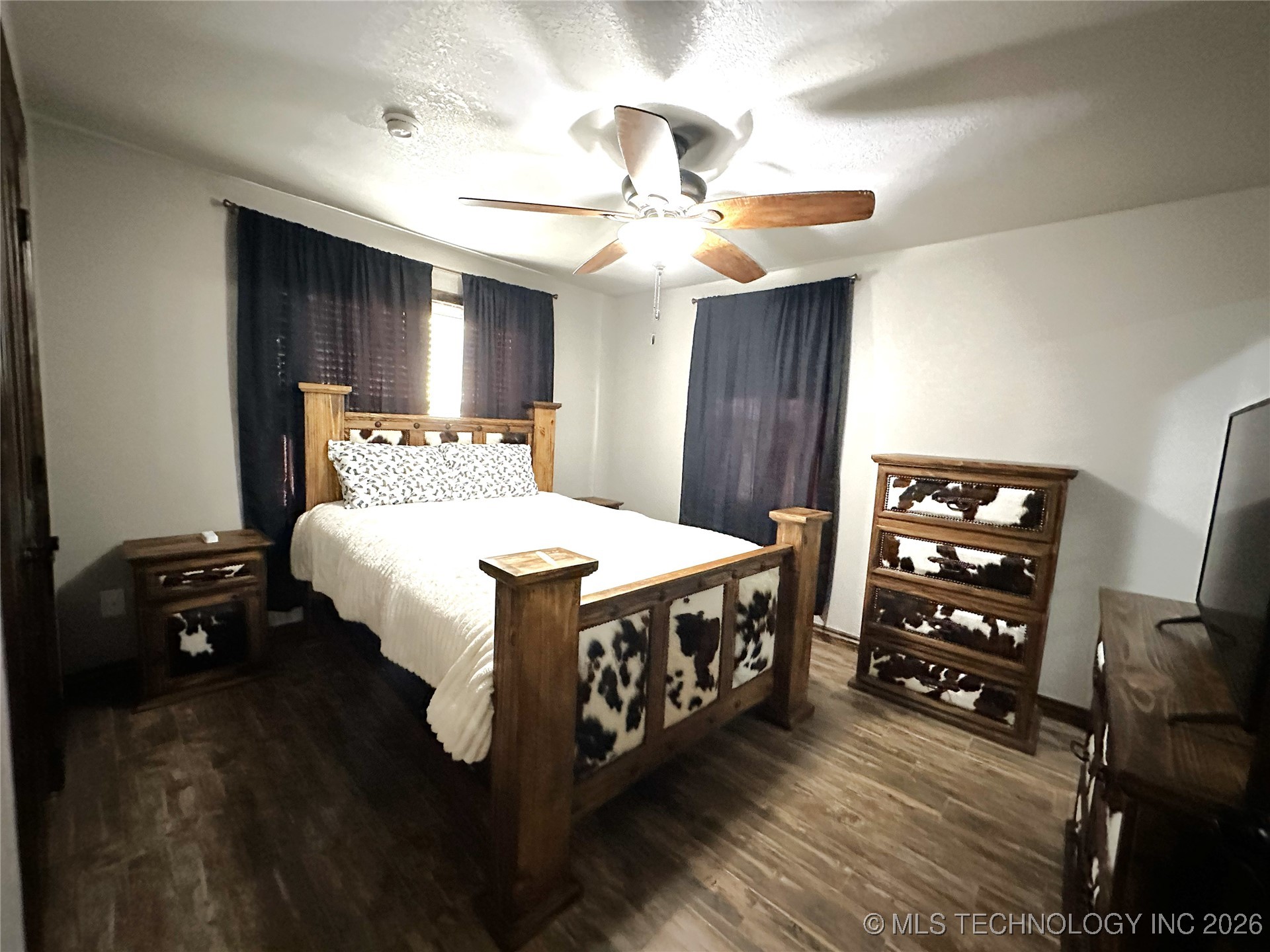 422985 E 1080 Property Photo 33