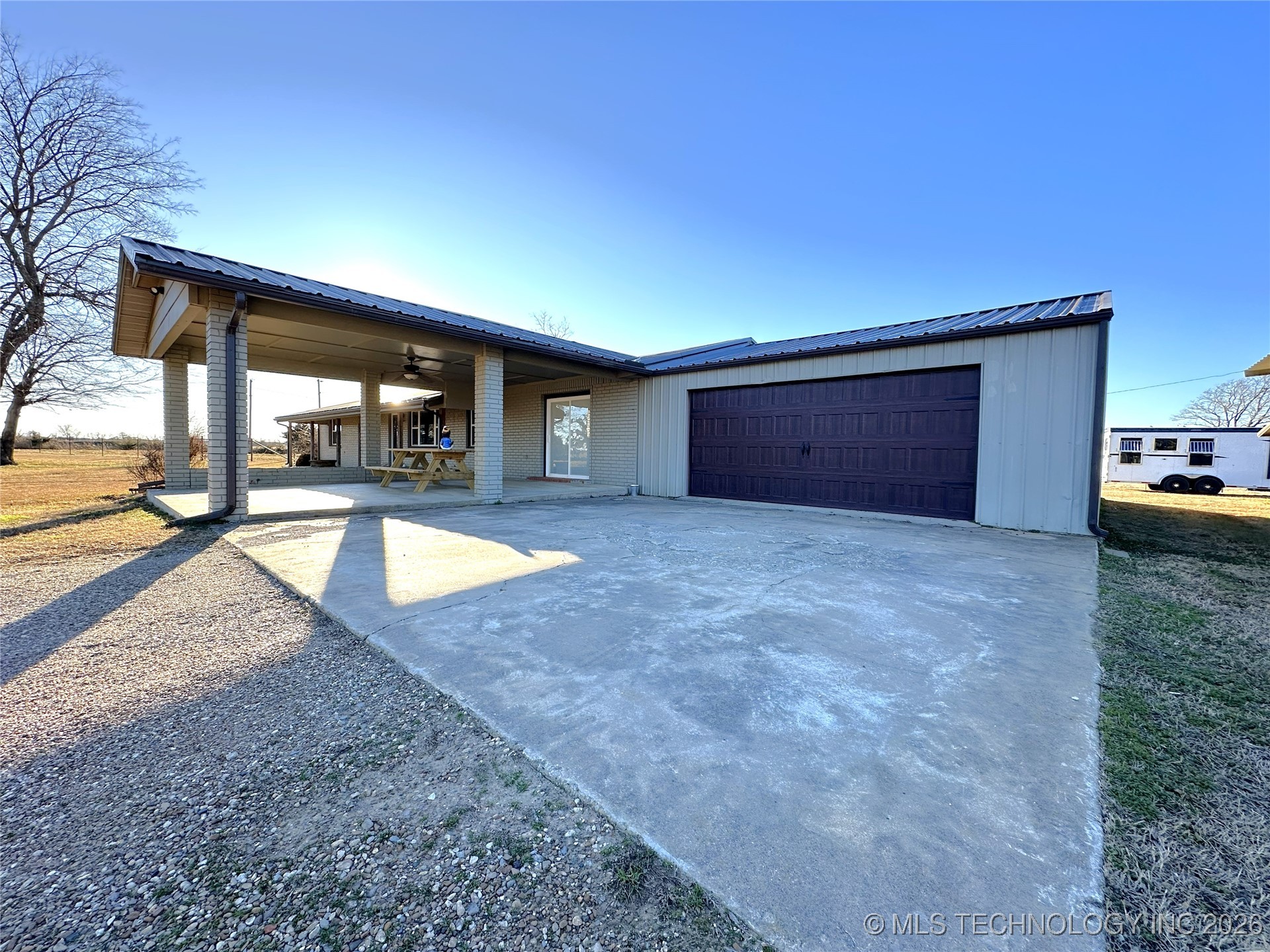 422985 E 1080 Property Photo 42