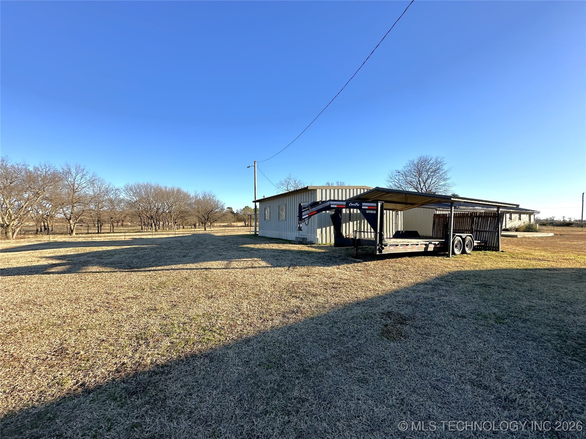 422985 E 1080 Property Photo 45