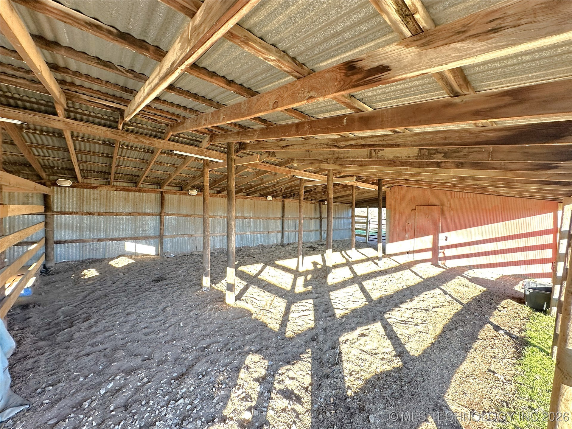 422985 E 1080 Property Photo 47