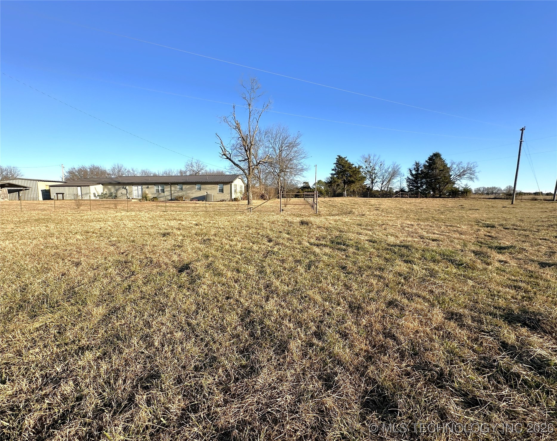 422985 E 1080 Property Photo 51