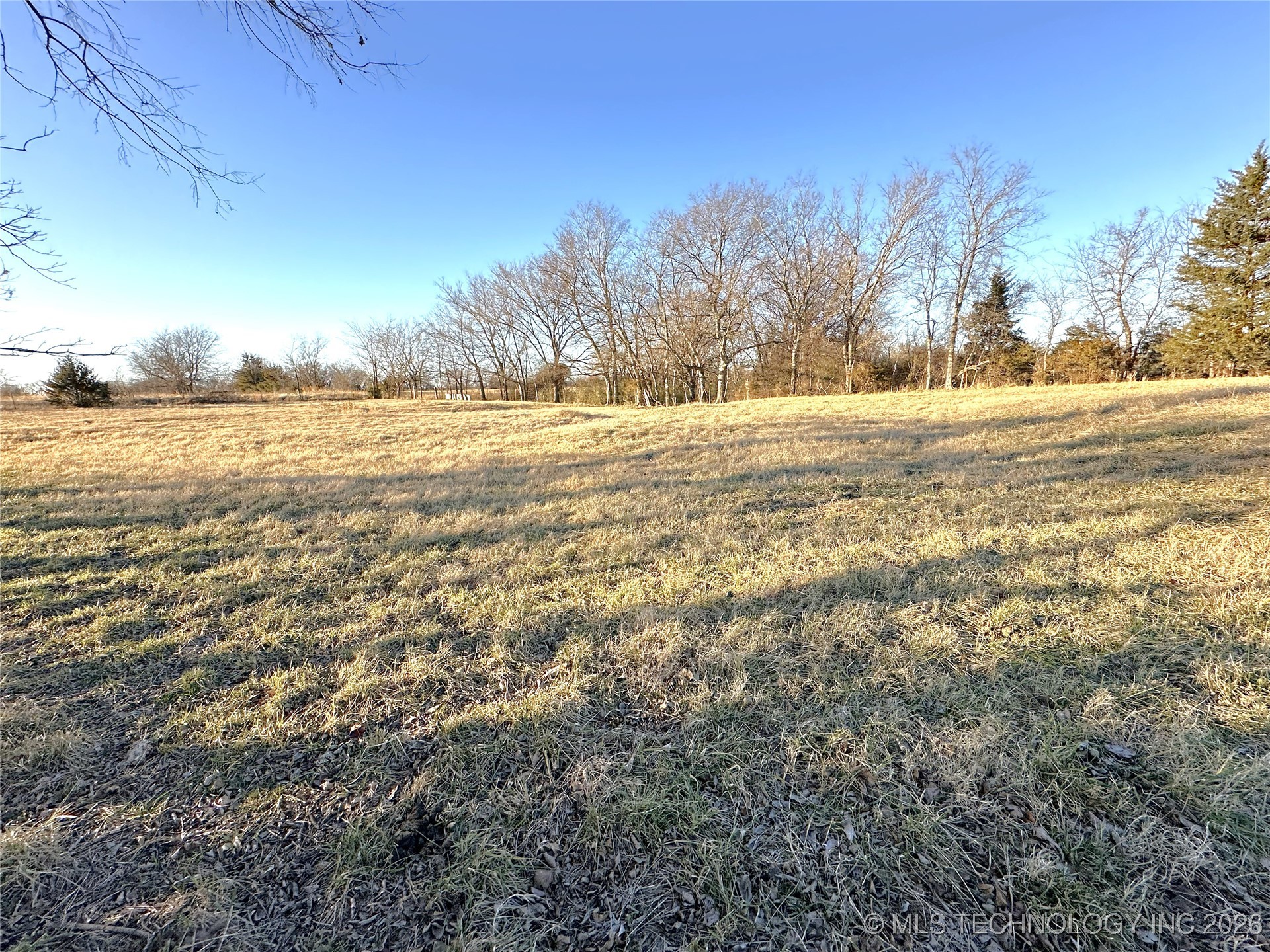 422985 E 1080 Property Photo 55