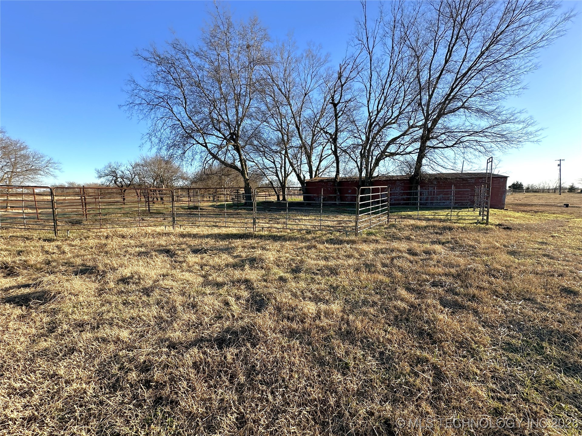 422985 E 1080 Property Photo 58