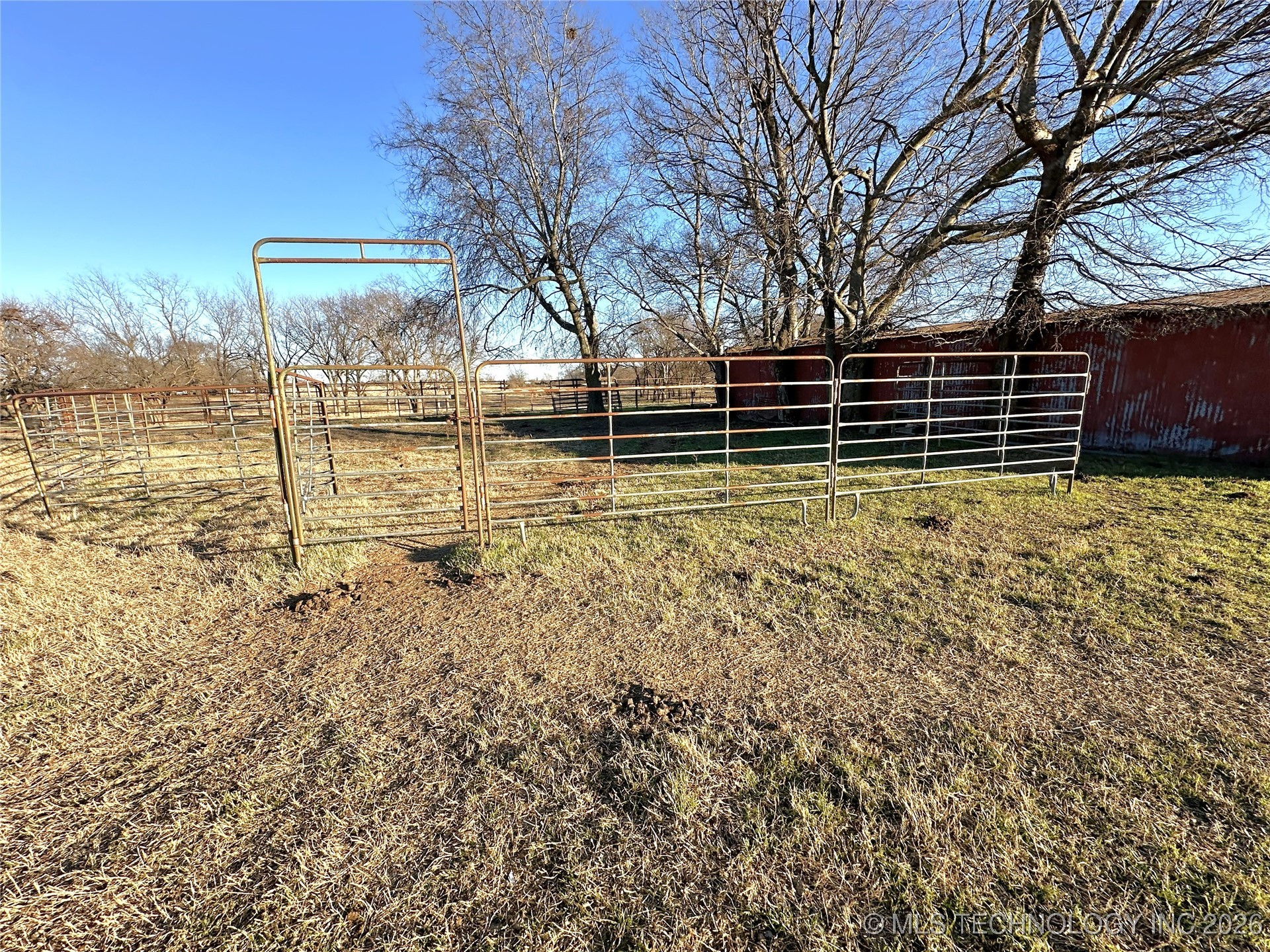 422985 E 1080 Property Photo 59