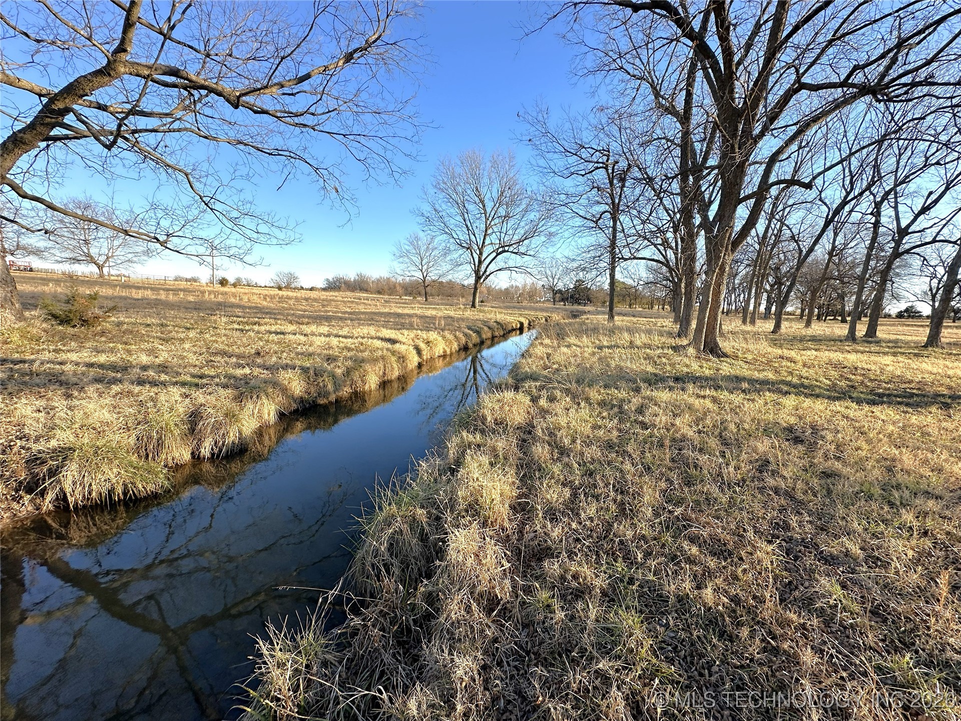 422985 E 1080 Property Photo 68